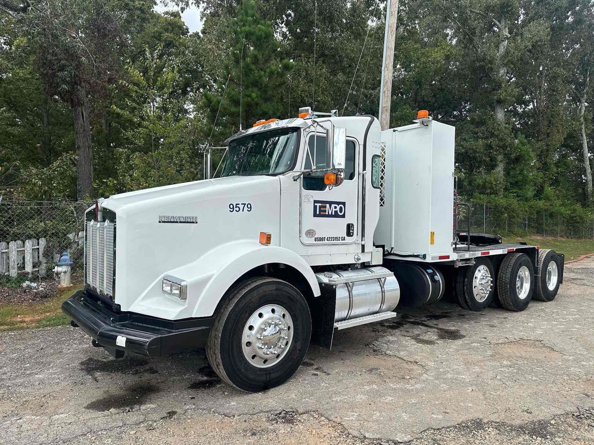 2021 Kenworth T800 Tri-Axle Heavy Haul Truck, VIN # 1XKDP4EXXMR429579 (A54865)