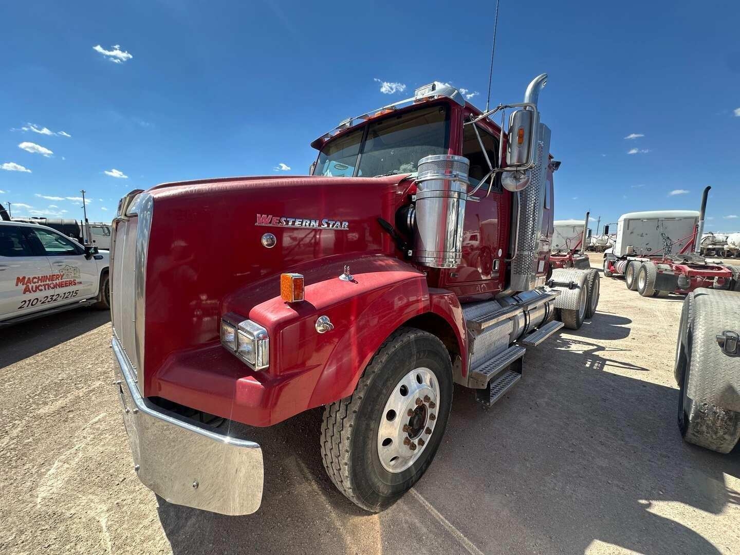 2015 WESTERN STAR  4900 SB (A55745)