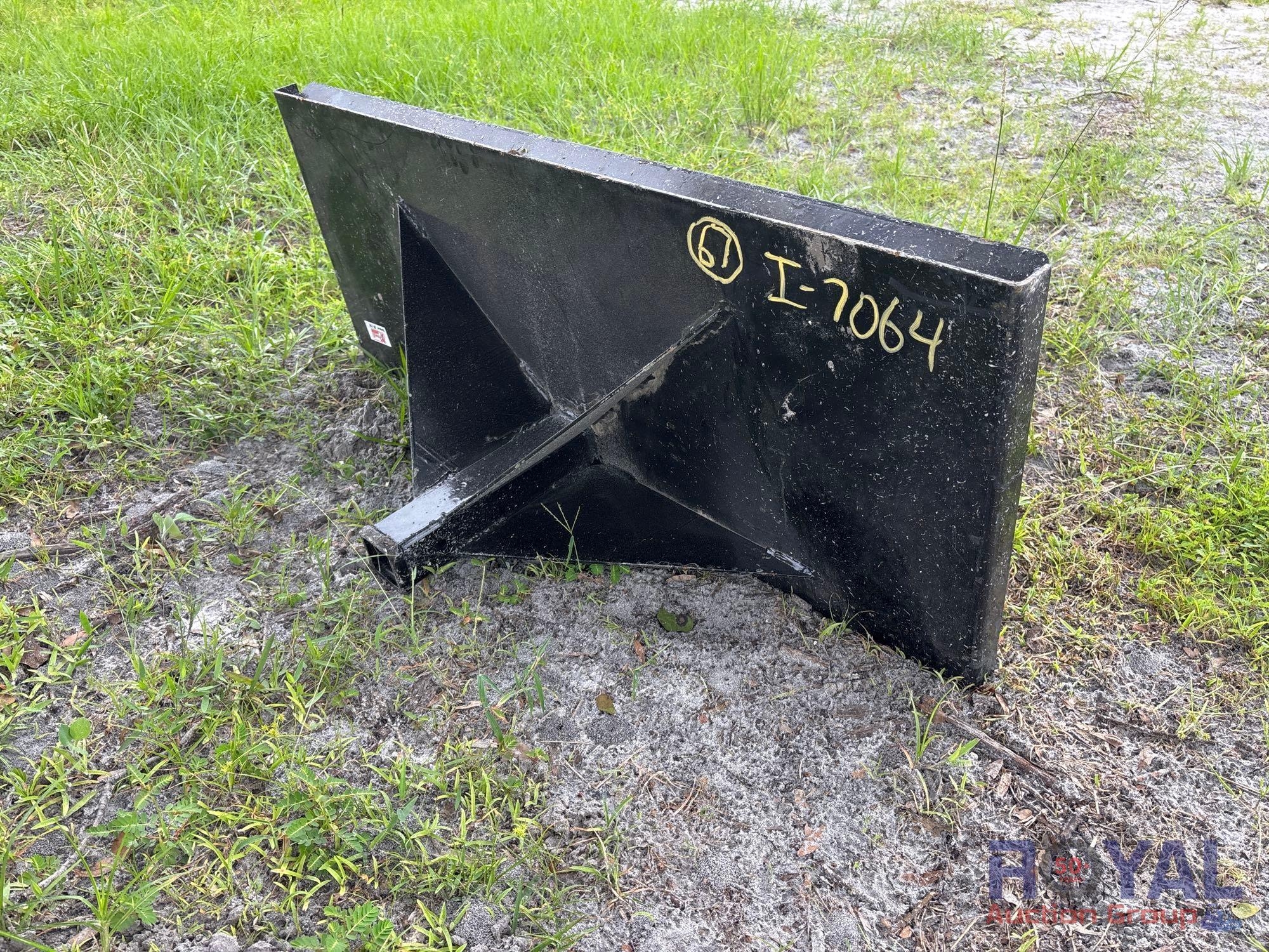 Quick Hitch Skid Steer Attachment (A51691)