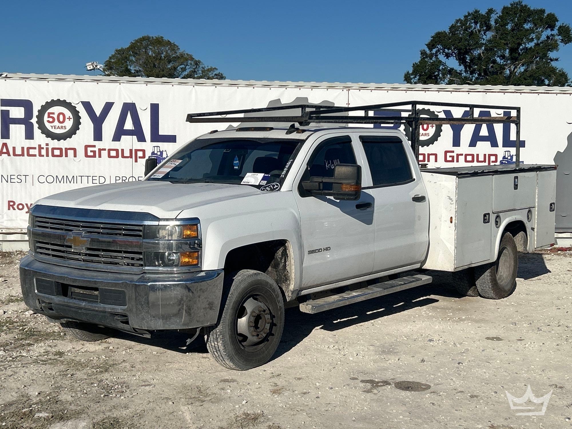 2017 Chevrolet 3500 Knapheide Service Truck (A55852)