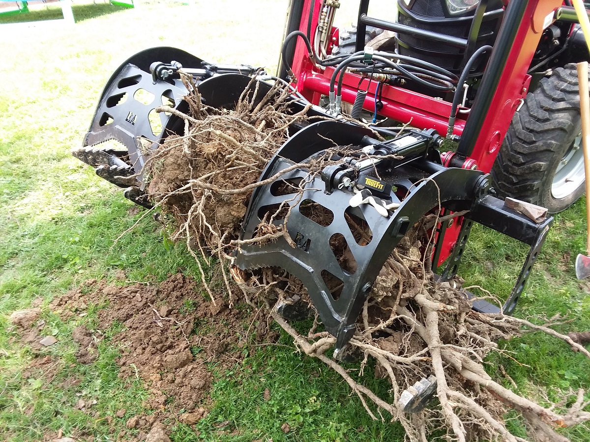 72dualMahindra2540s.jpg