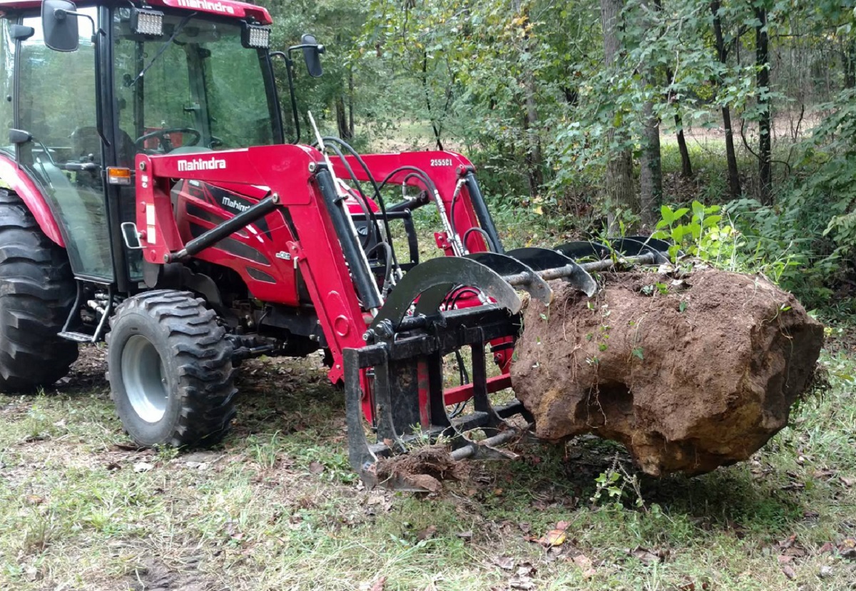 72rrgMahindra25553es.jpg