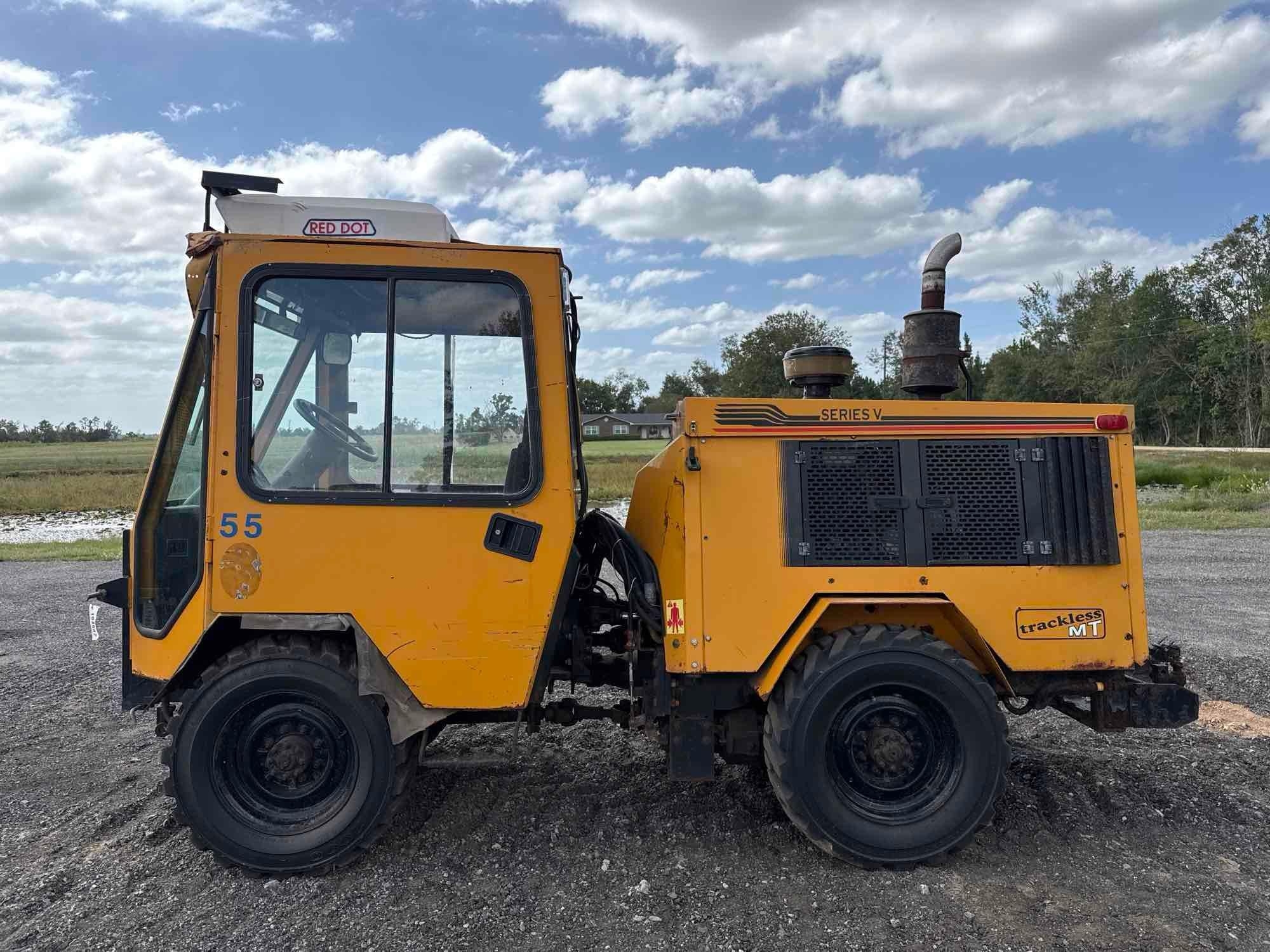 TRACKLESS MT5TD SERIES V TRACTOR (A51406)
