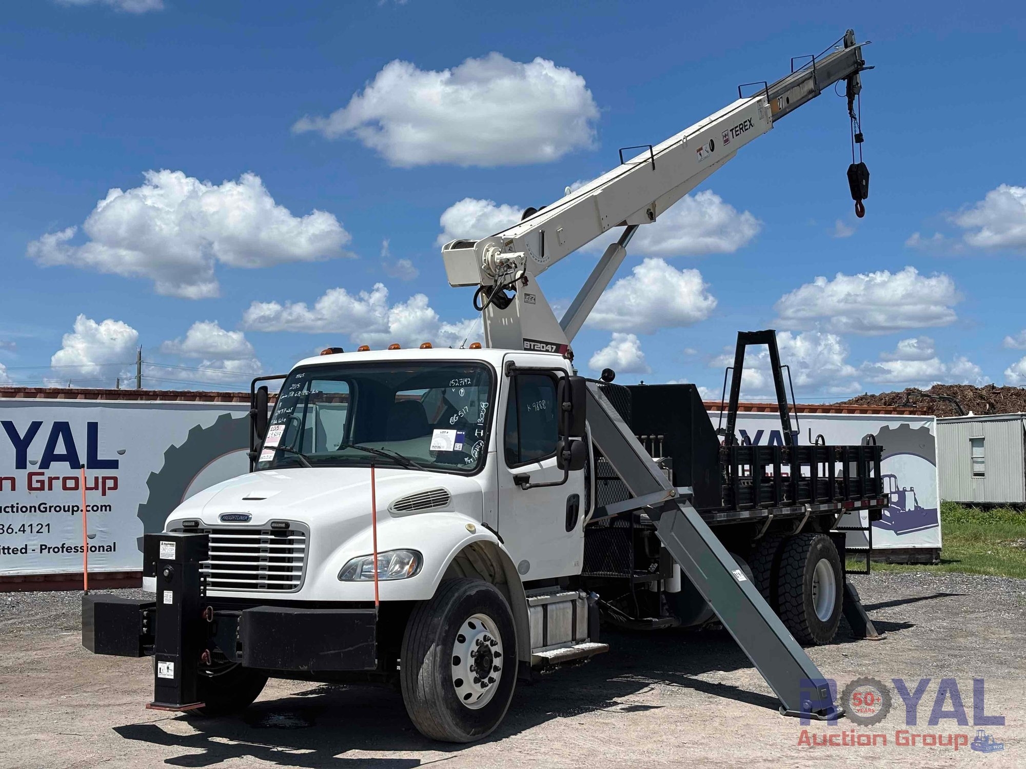 2015 Freightliner M2 106 Terex BT2047 10-Ton Crane Truck (A50323)