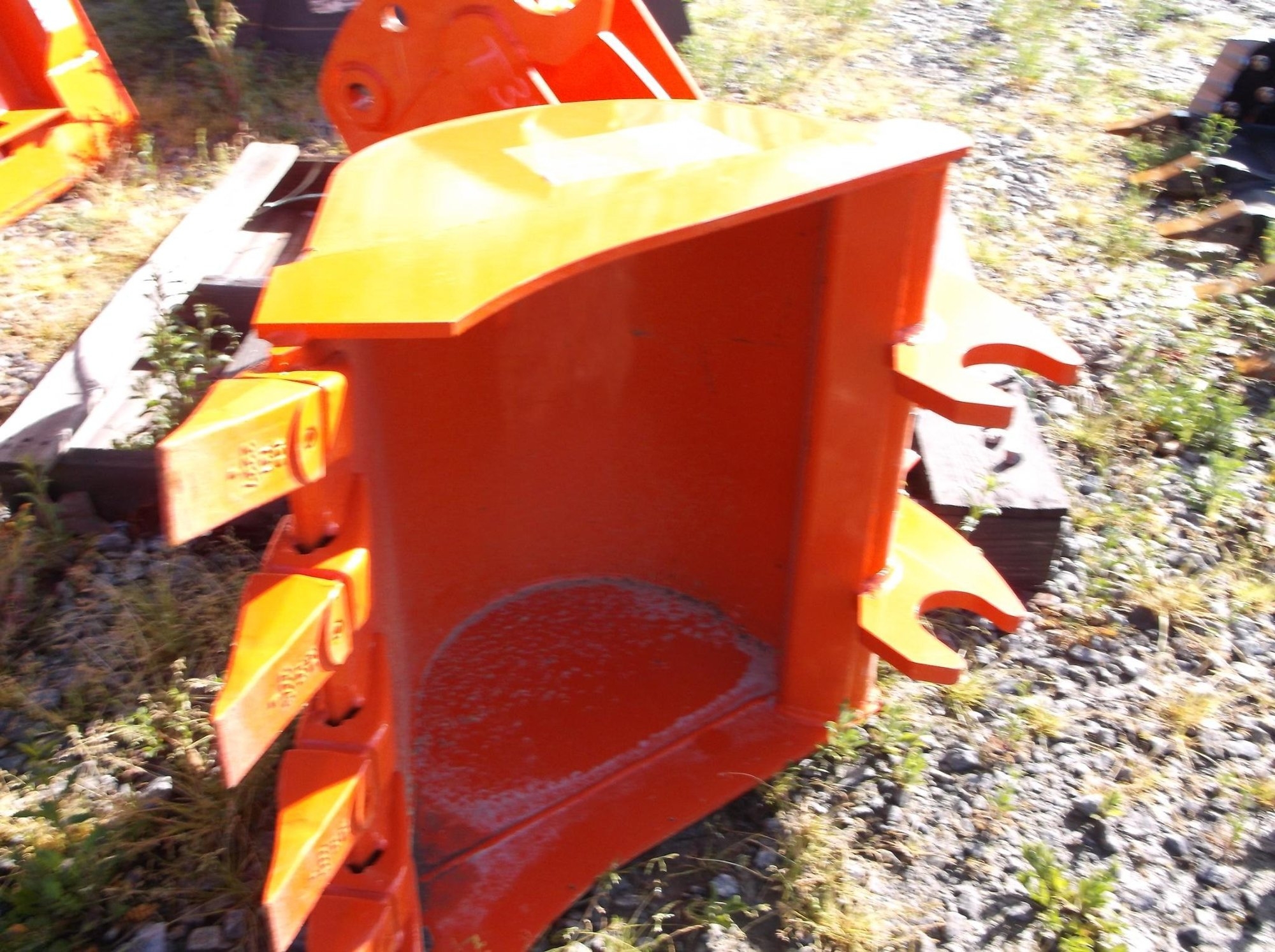 24in Tractor Backhoe Bucket BT4555 (A46877)