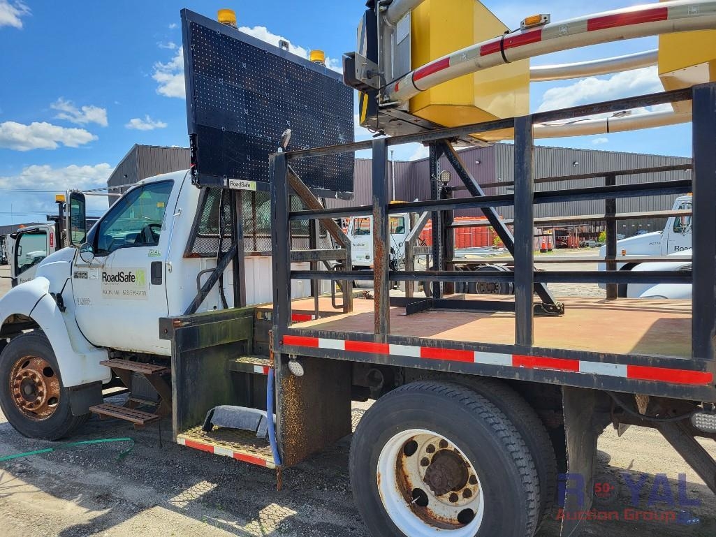 2000 Ford F-650 TMA Attenuator Truck (A50323)
