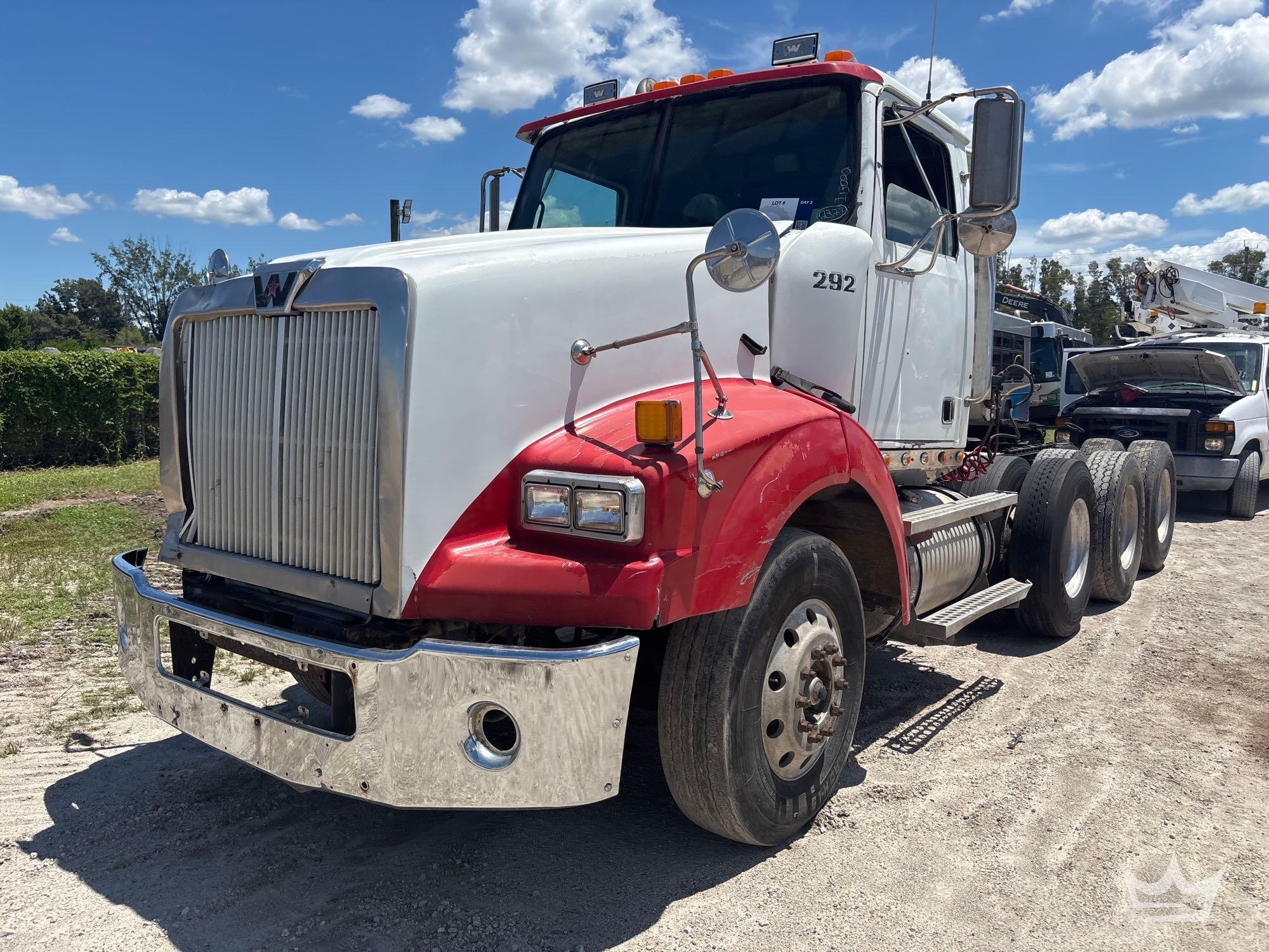 2007 Western Star 4900 SA Tri-Axle Wet Kit Day Cab Truck Tractor (A56858)