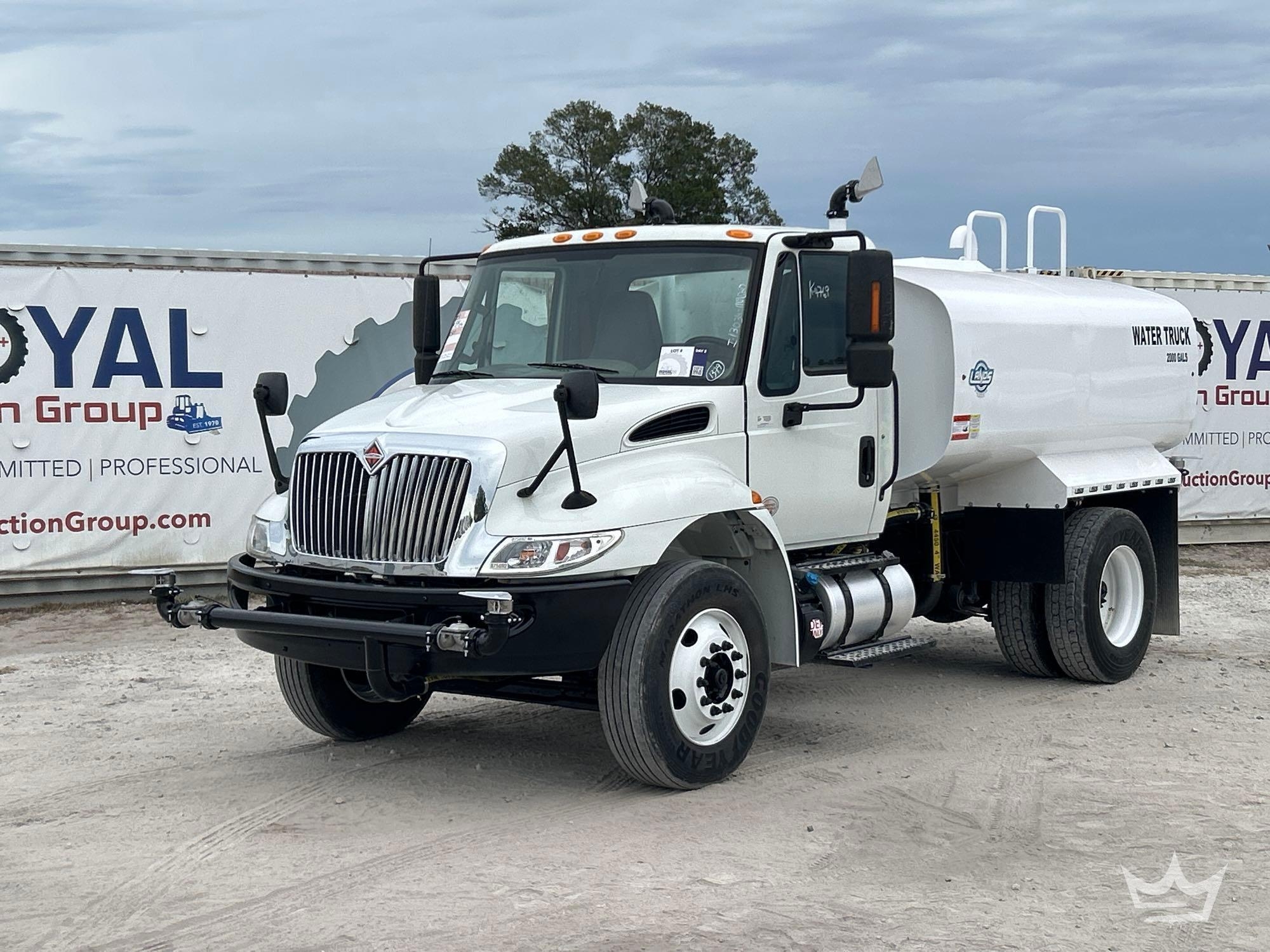 2019 International DuraStar 4300 2,000 Gallon Water Truck (A55852)