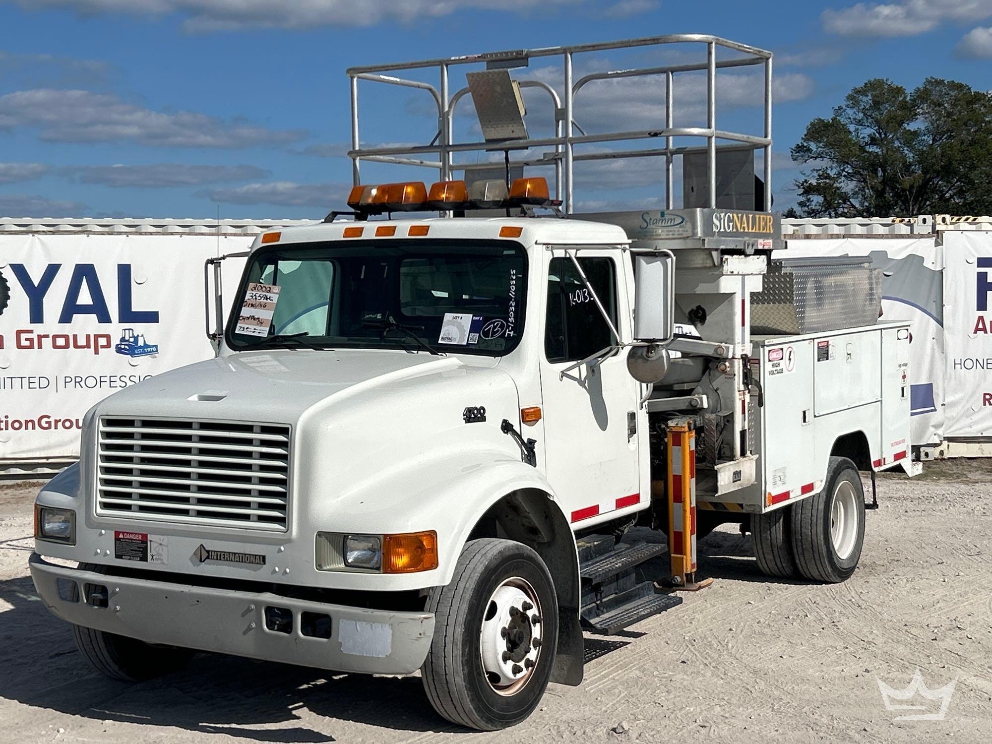 2002 International 4700 Stamm Signalier T528 Scissor Lift Truck (A55852)