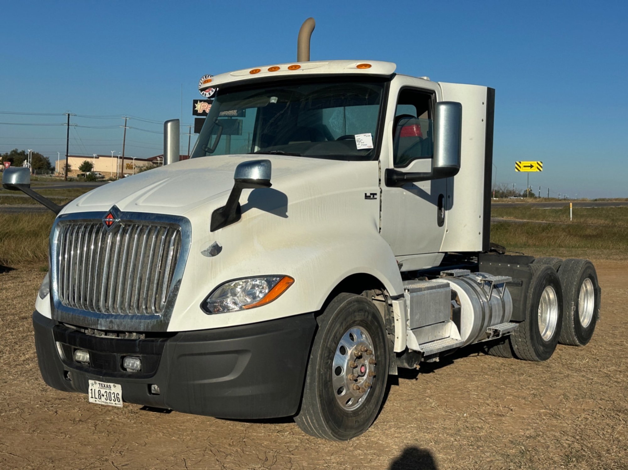 2018 INTERNATIONAL LT625 (A58214)