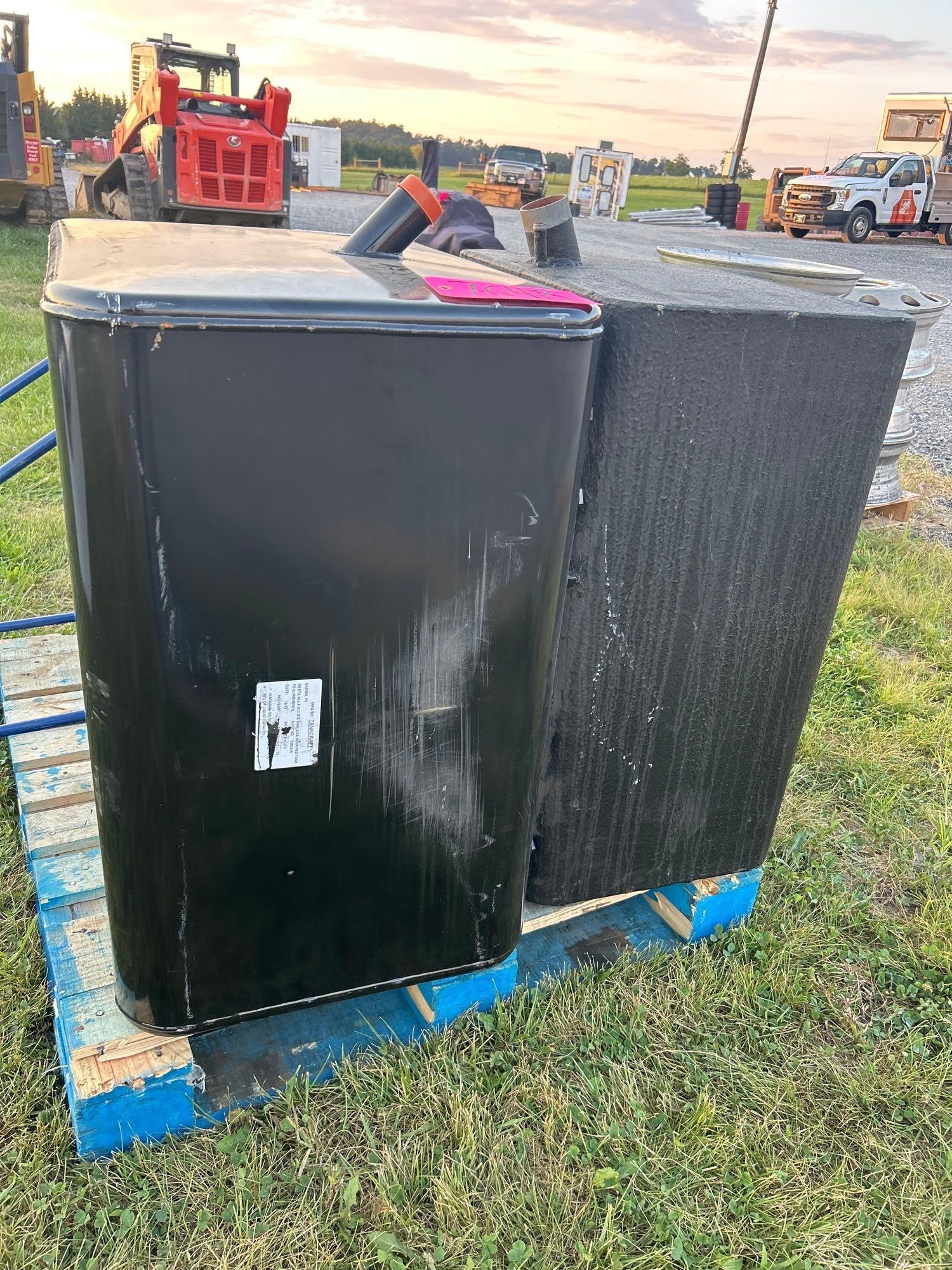 Fuel Tanks and Ladder (A47384)