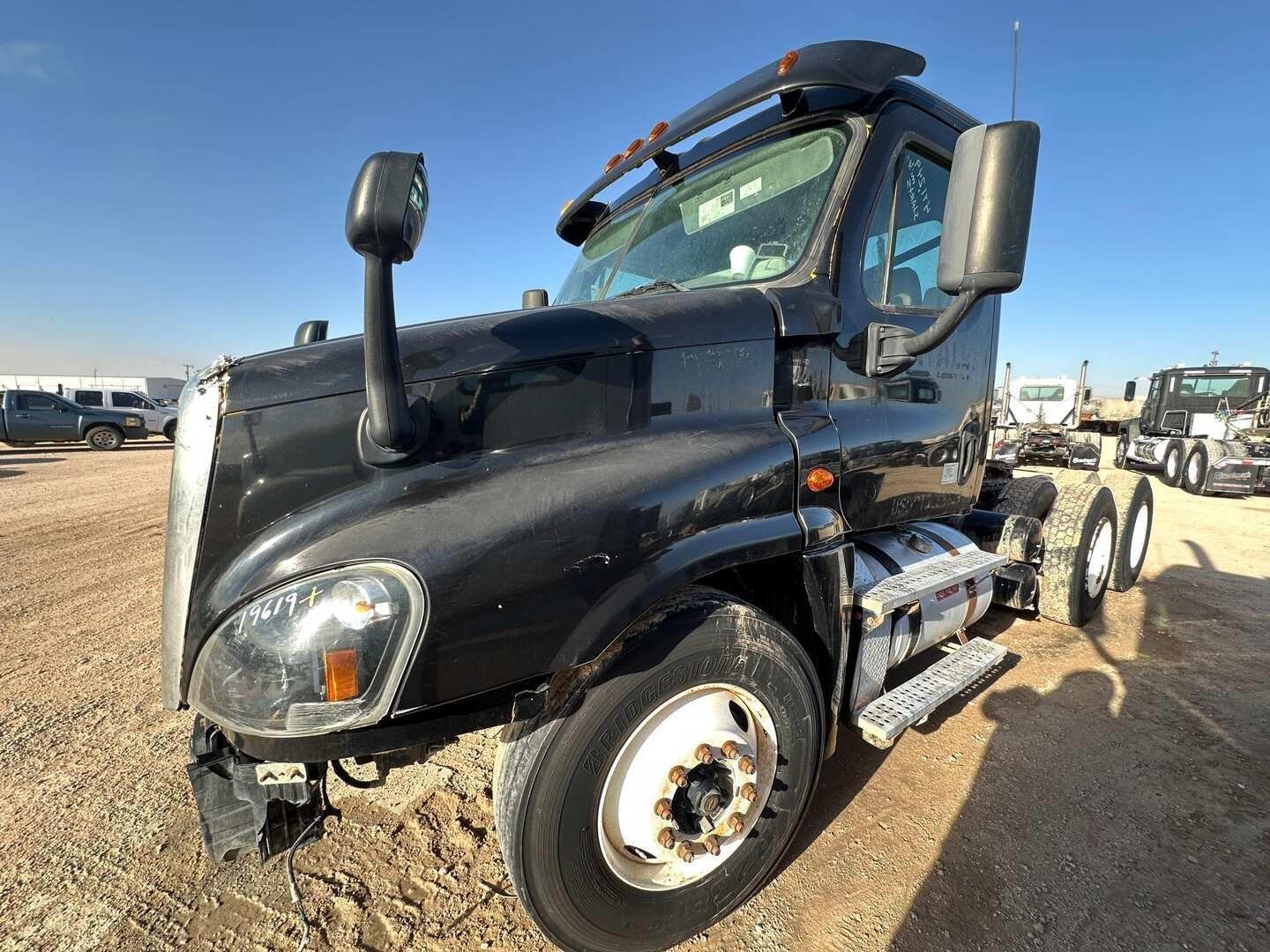 2013 FREIGHTLINER CASCADIA (A58214)
