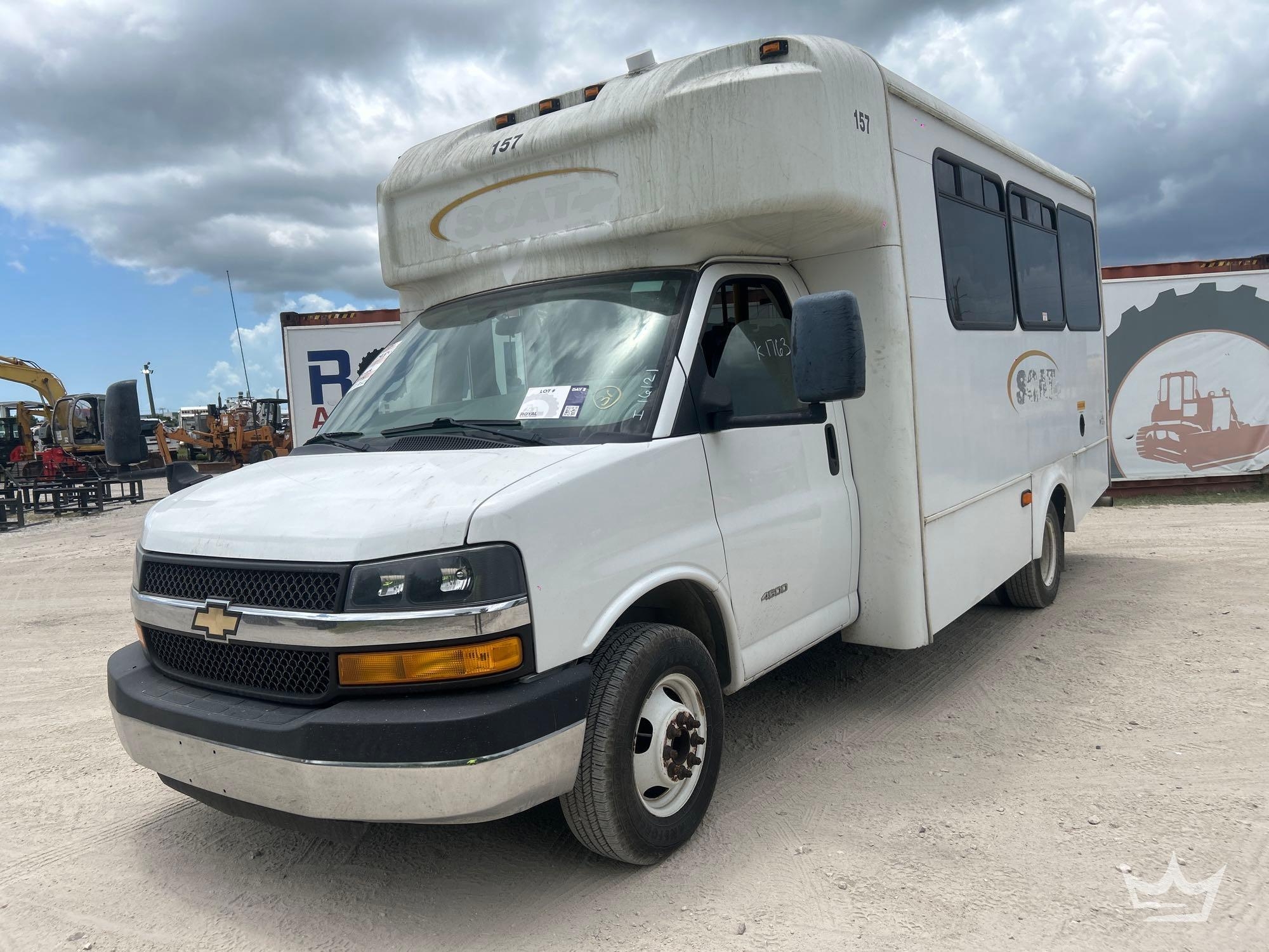 2015 Chevrolet Express 4500 Shuttle Bus (A56858)