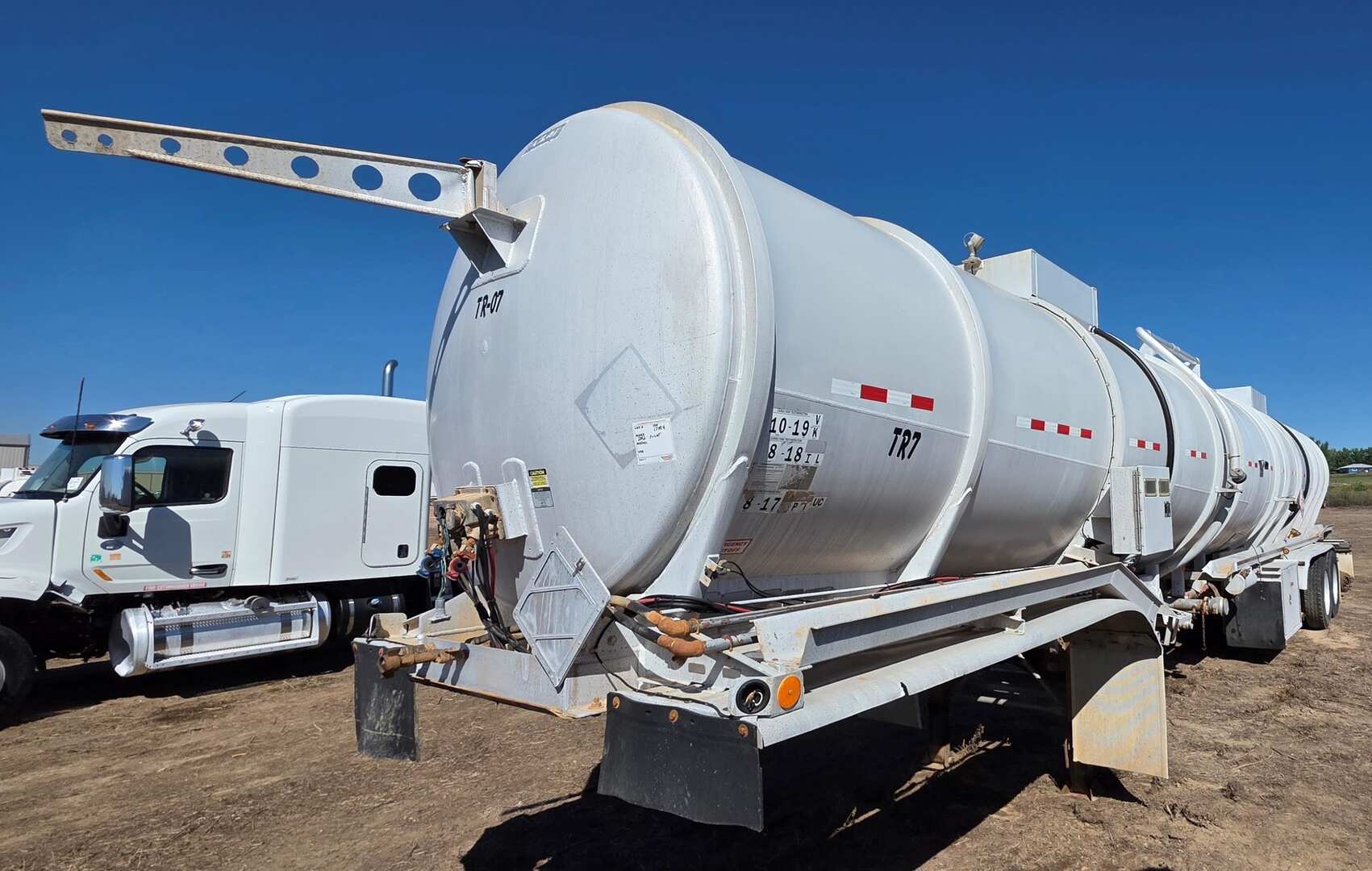 2012 POLAR 285BBL CRUDE TANKER TRAILER (A52472)