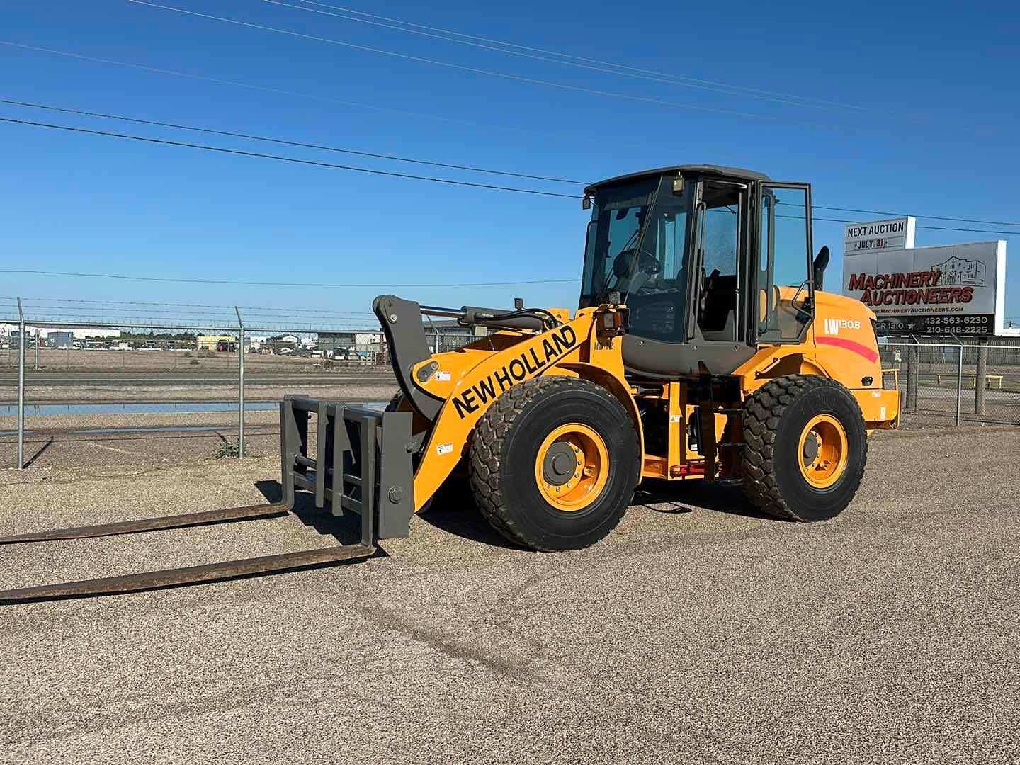 2011 NEW HOLLAND W130B WHEEL LOADER (A50854)
