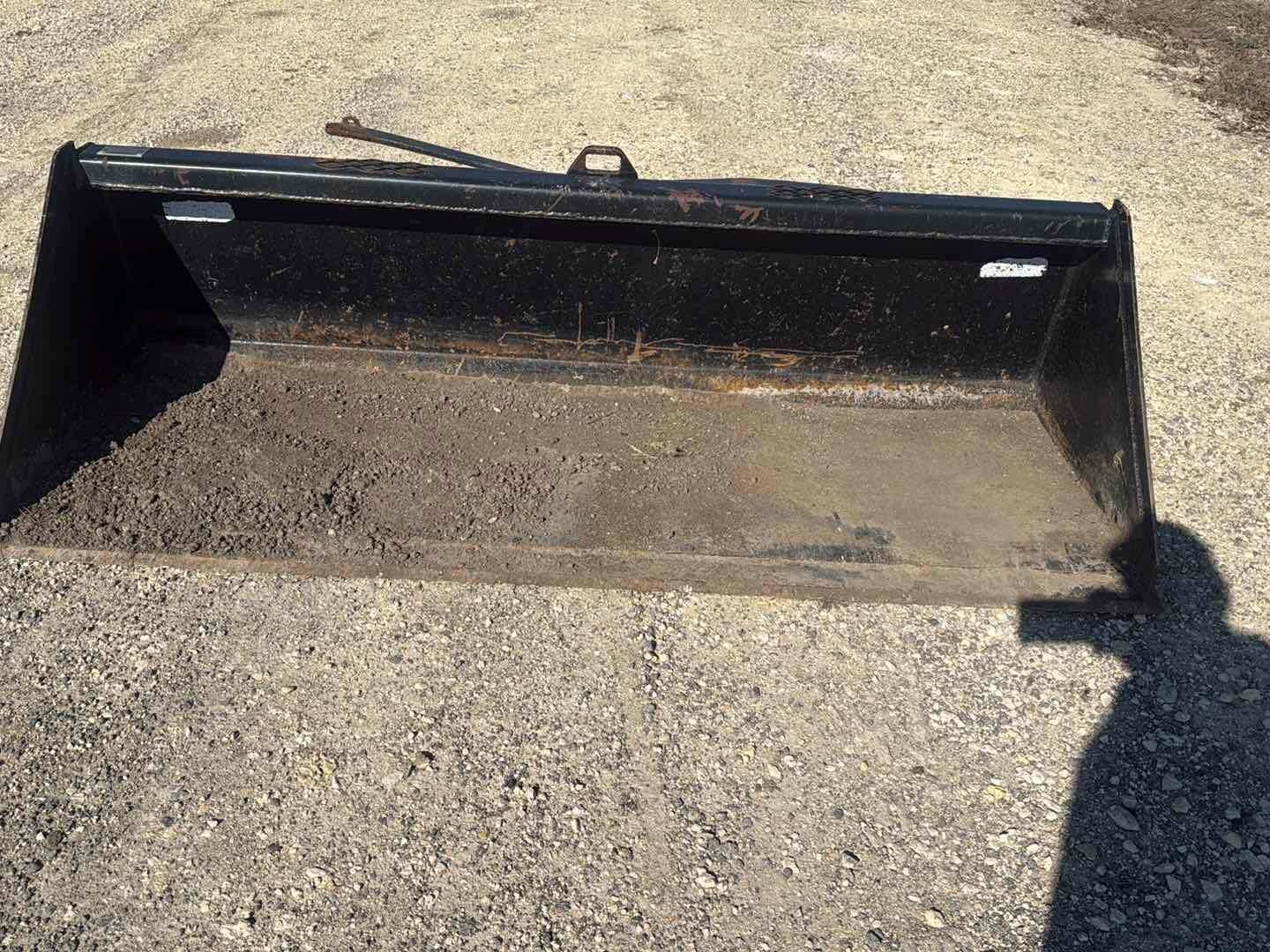 SKID STEER BUCKET (A58214)