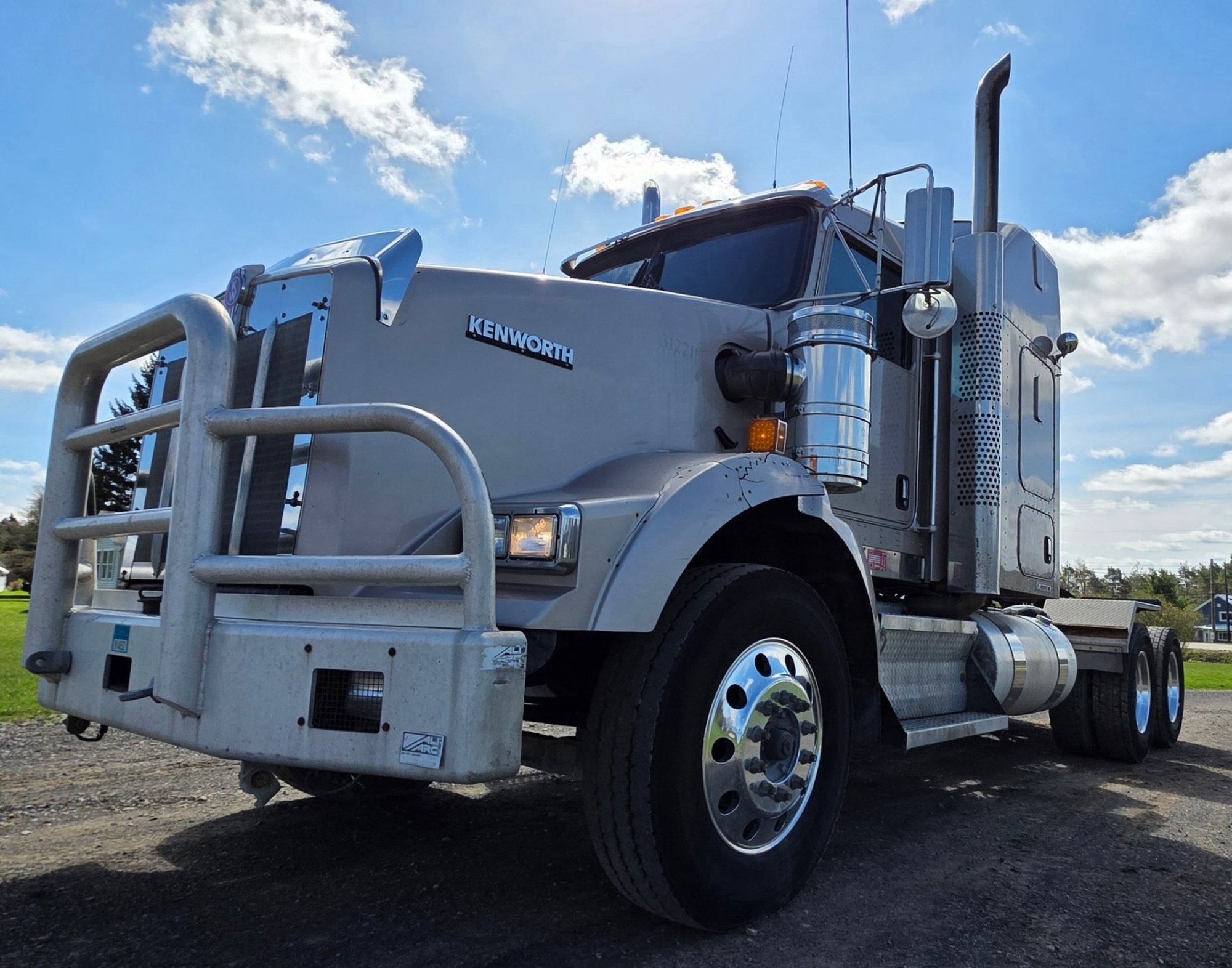 2013 KENWORTH T800 MID-ROOF SLEEPER (A45333)