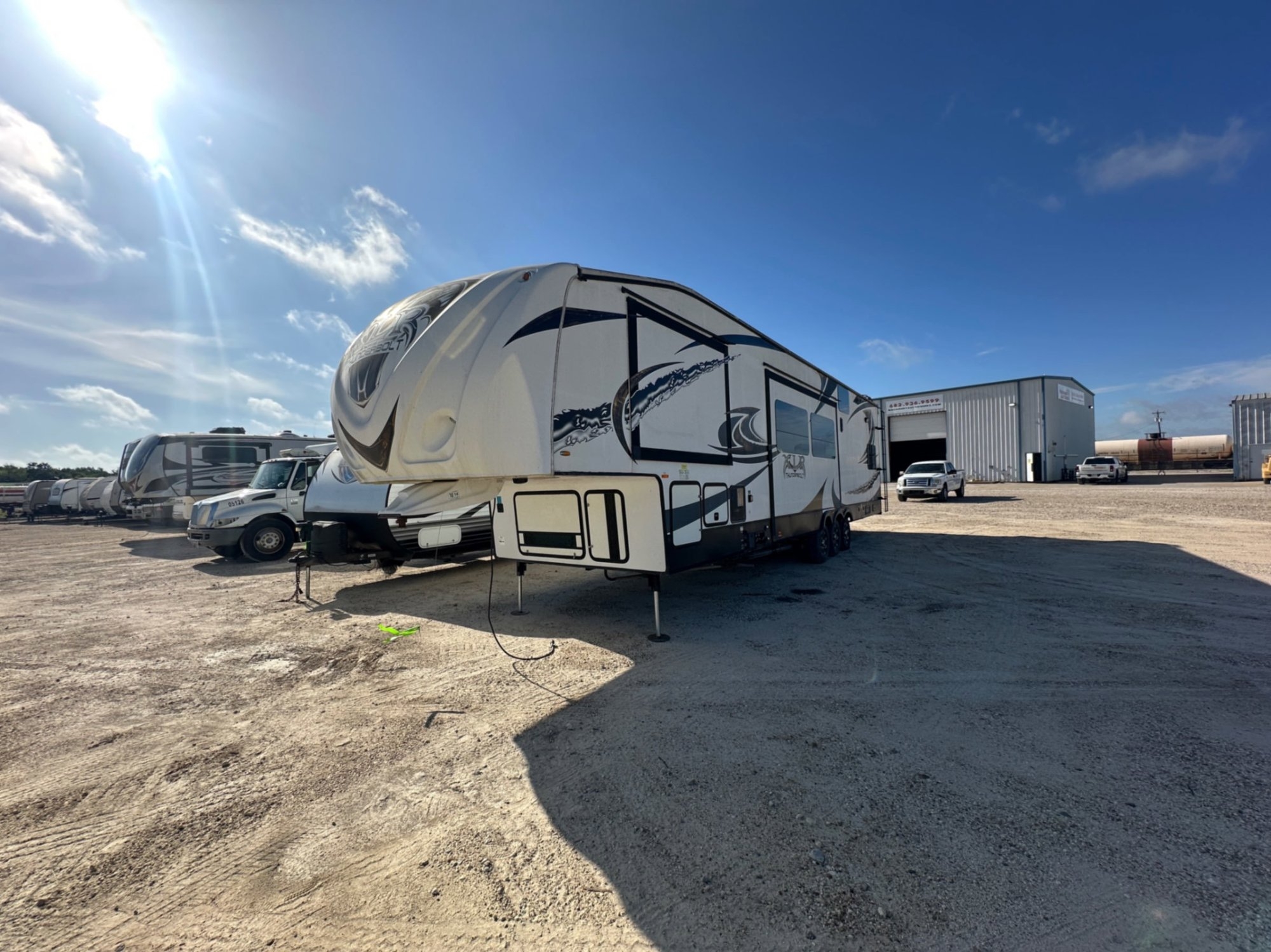 2013 XLR THUNDERBOLT 35X14 5TH WHEEL CAMPER (A52472)