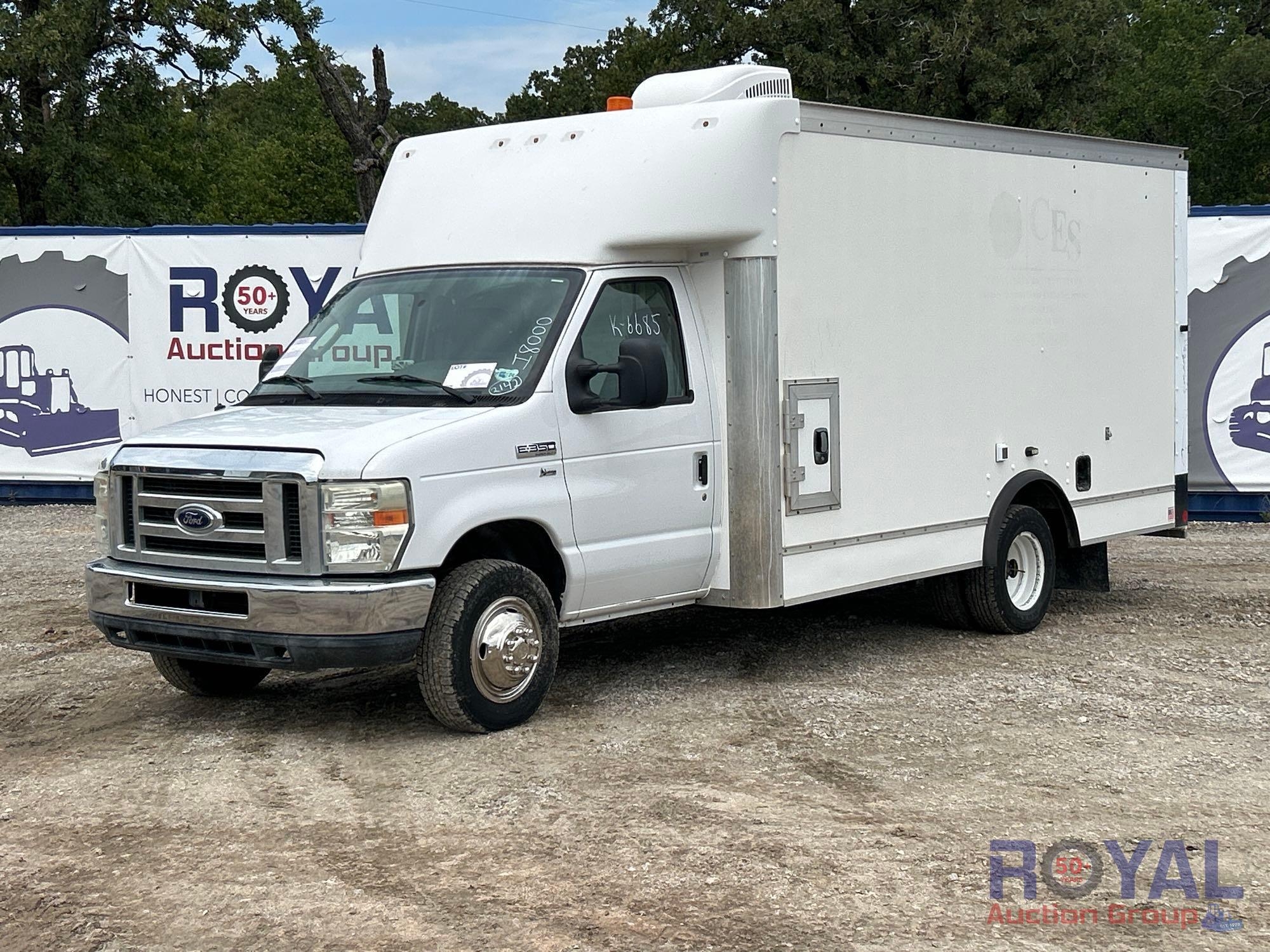 2015 Ford E350 Cutaway Van (A52377)