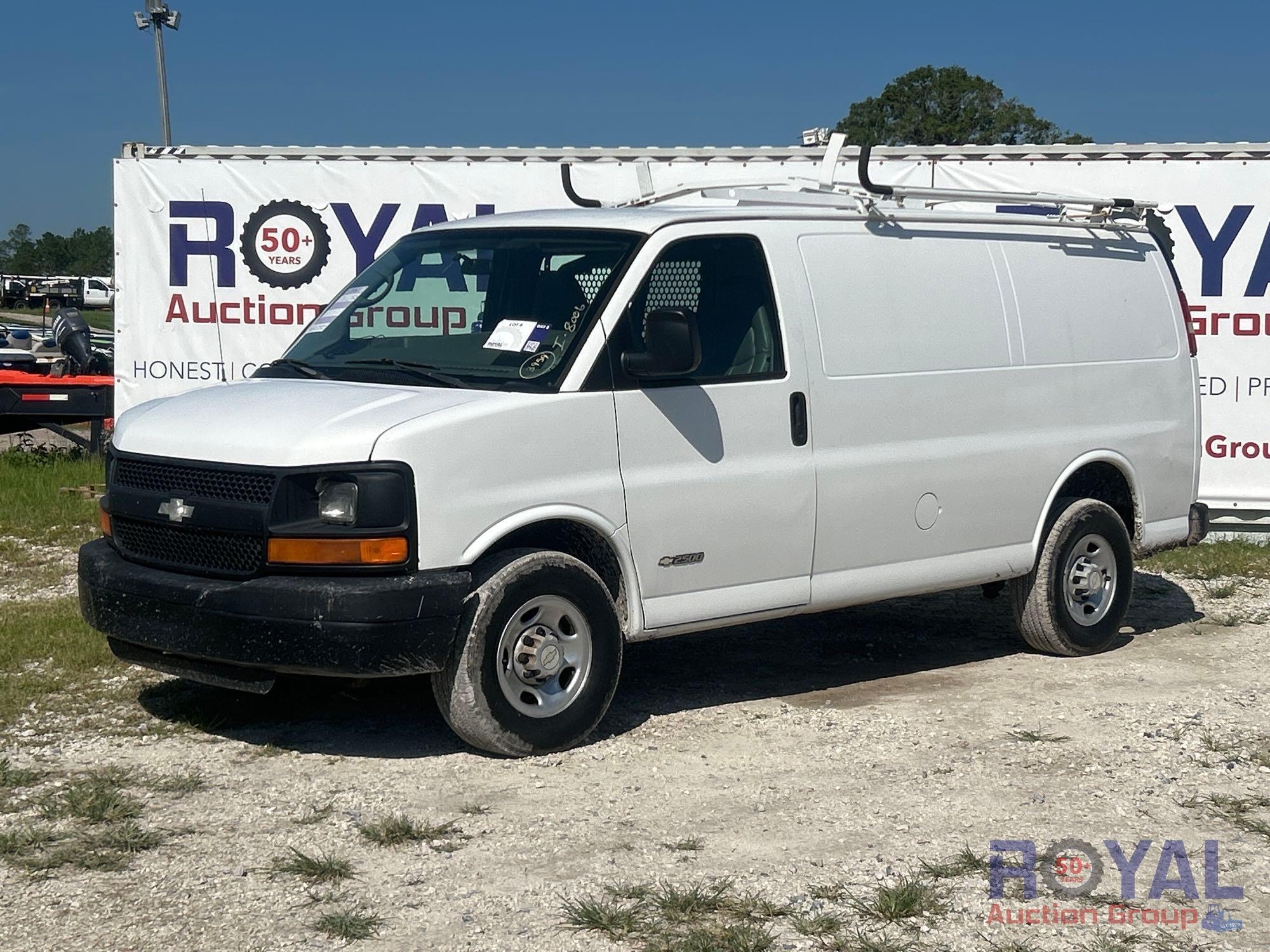 Year: 2006 Make: Chevrolet Model: Express Vehicle Type: Van Mileage: Plate: Body Type: 3 Door Van; (A51692)