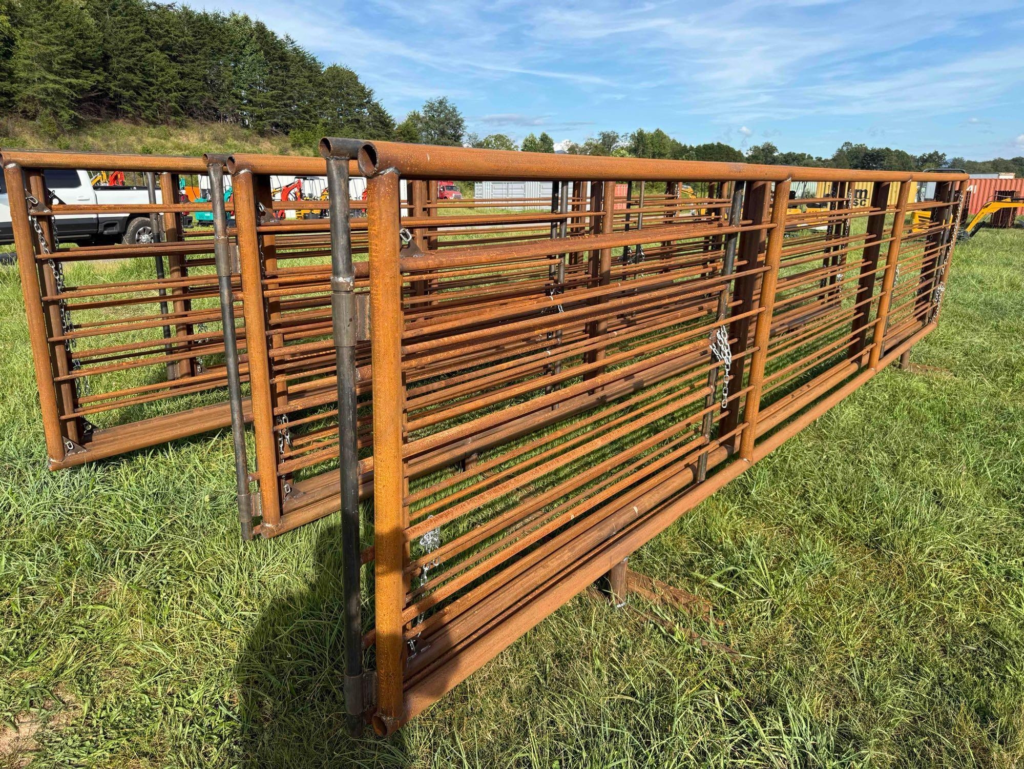 (1) HD 24ft Free Standing Corral Panel with 7ft Gate (A51573)