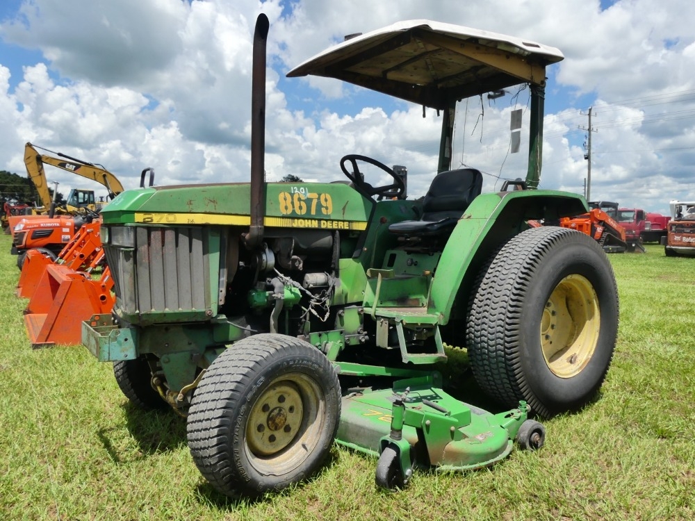 John Deere 870 (A50120)