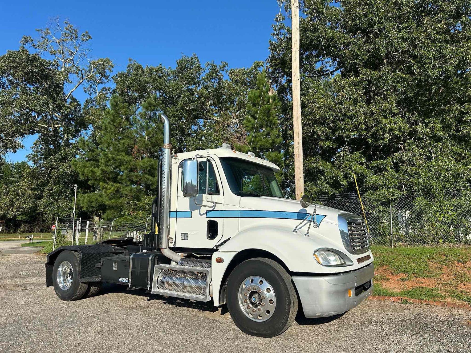 2009 Freightliner Columbia 120 Winch Truck, VIN # 1FUBA5CK39DAM2731 (A51572)