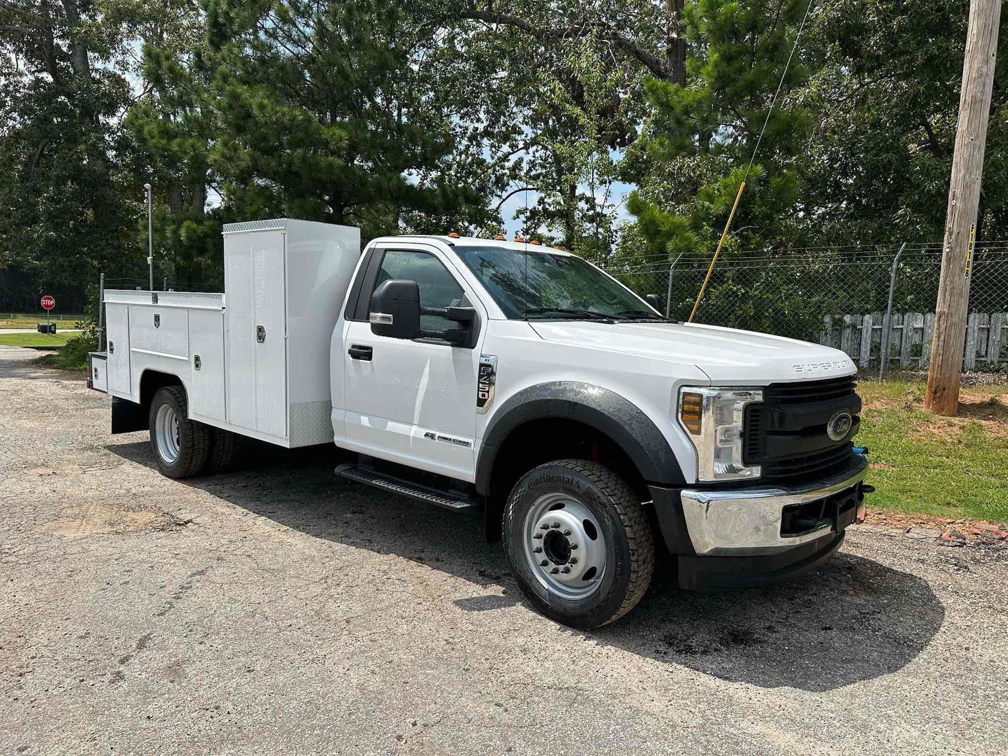 2019 Ford F-450 Service Utility Truck, VIN # 1FDUF4HT9KDA04609 (A51572)