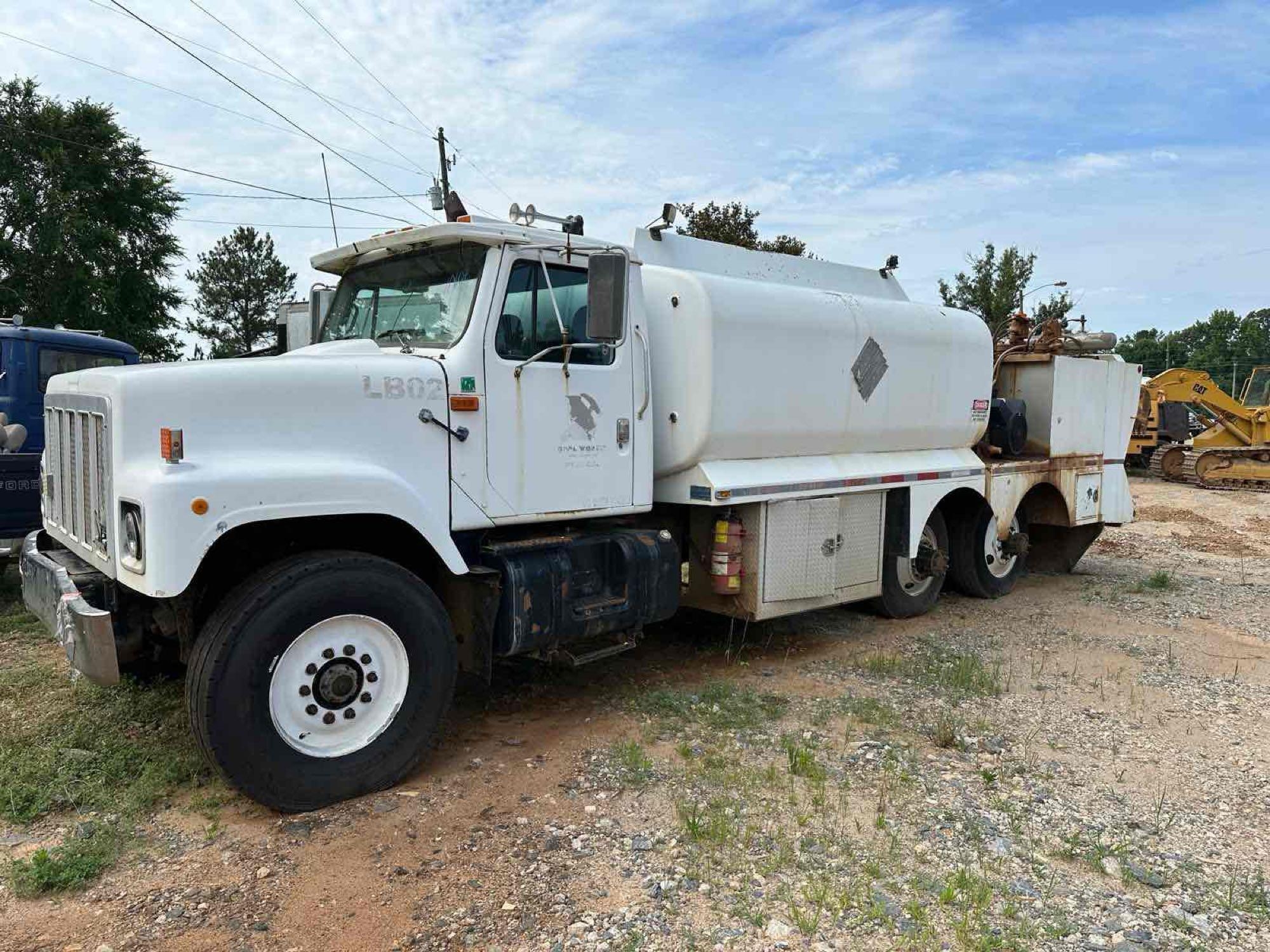 INOP/NON-RUNNING 1999 International F-2574 Fuel Lube Truck, VIN # 1HTGGATT4XH682675 (A51572)