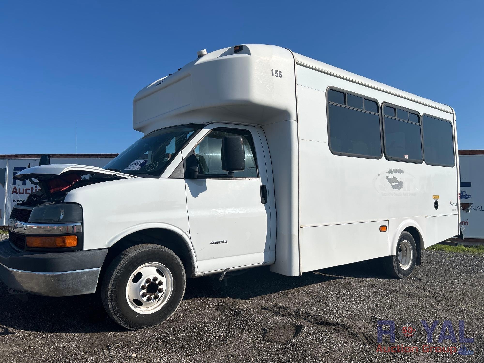 2015 Chevrolet Express 4500 Shuttle Bus (A50323)