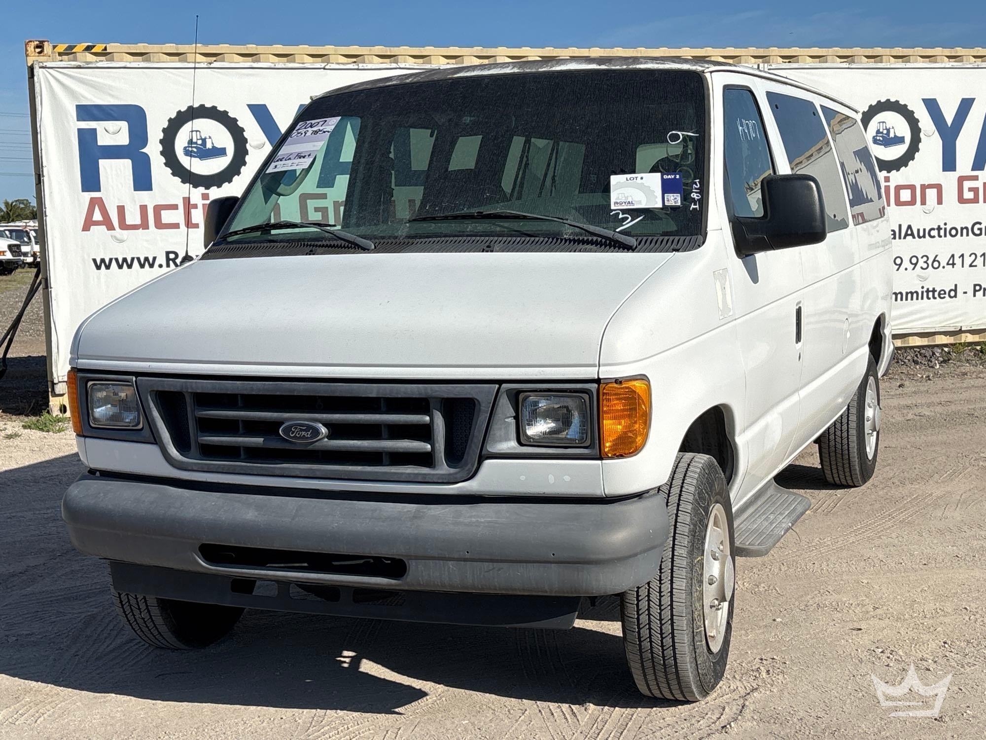 2007 Ford E-350 Passenger Van (A56858)