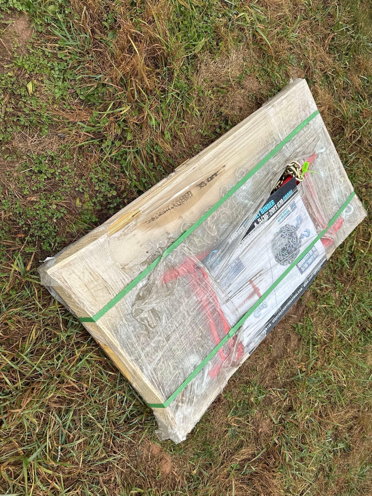 Pallet of 10 Chains and 5 Binders (A57454)