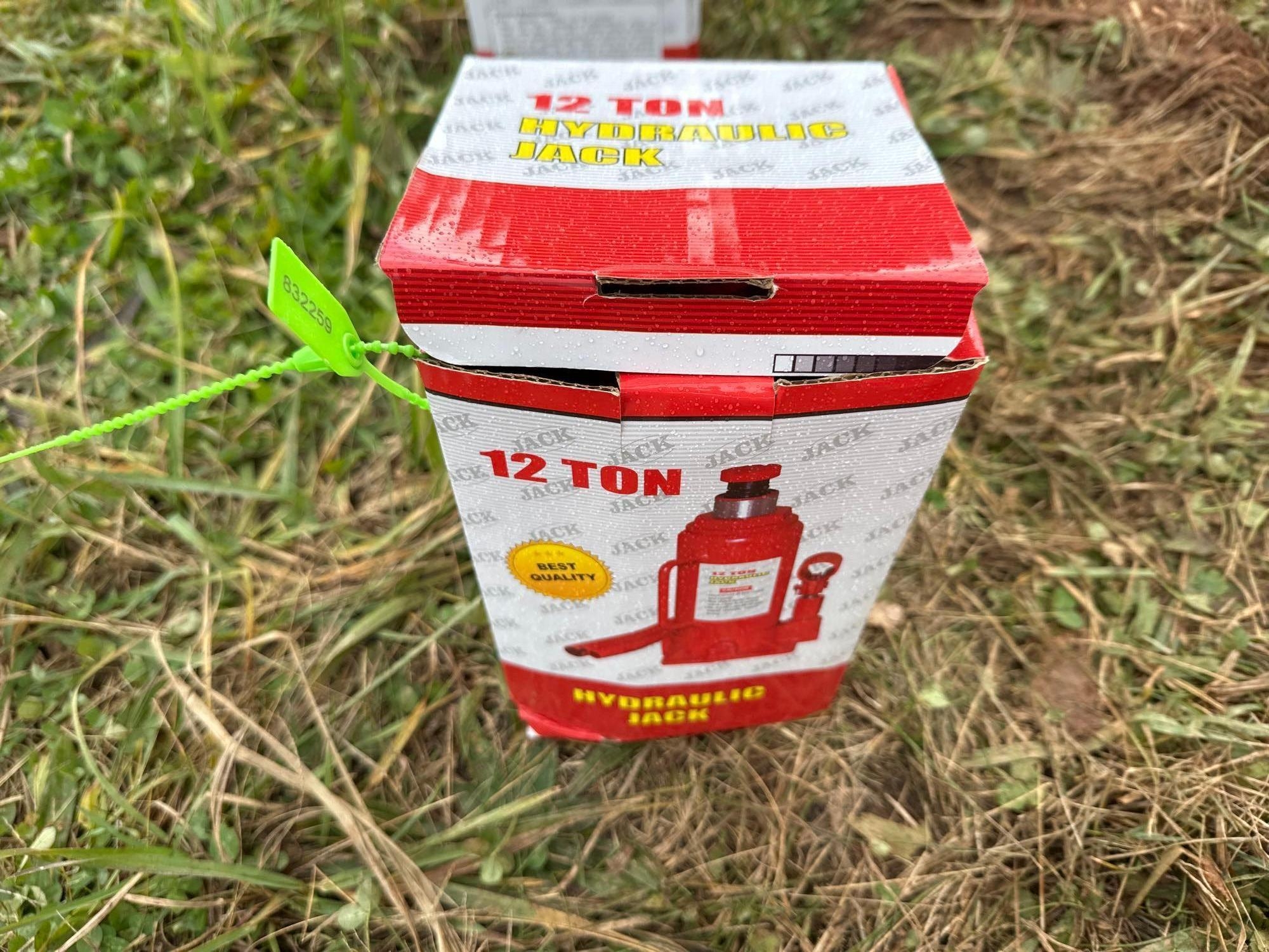 New/Unused 12 Ton Hydraulic Jack (A57454)