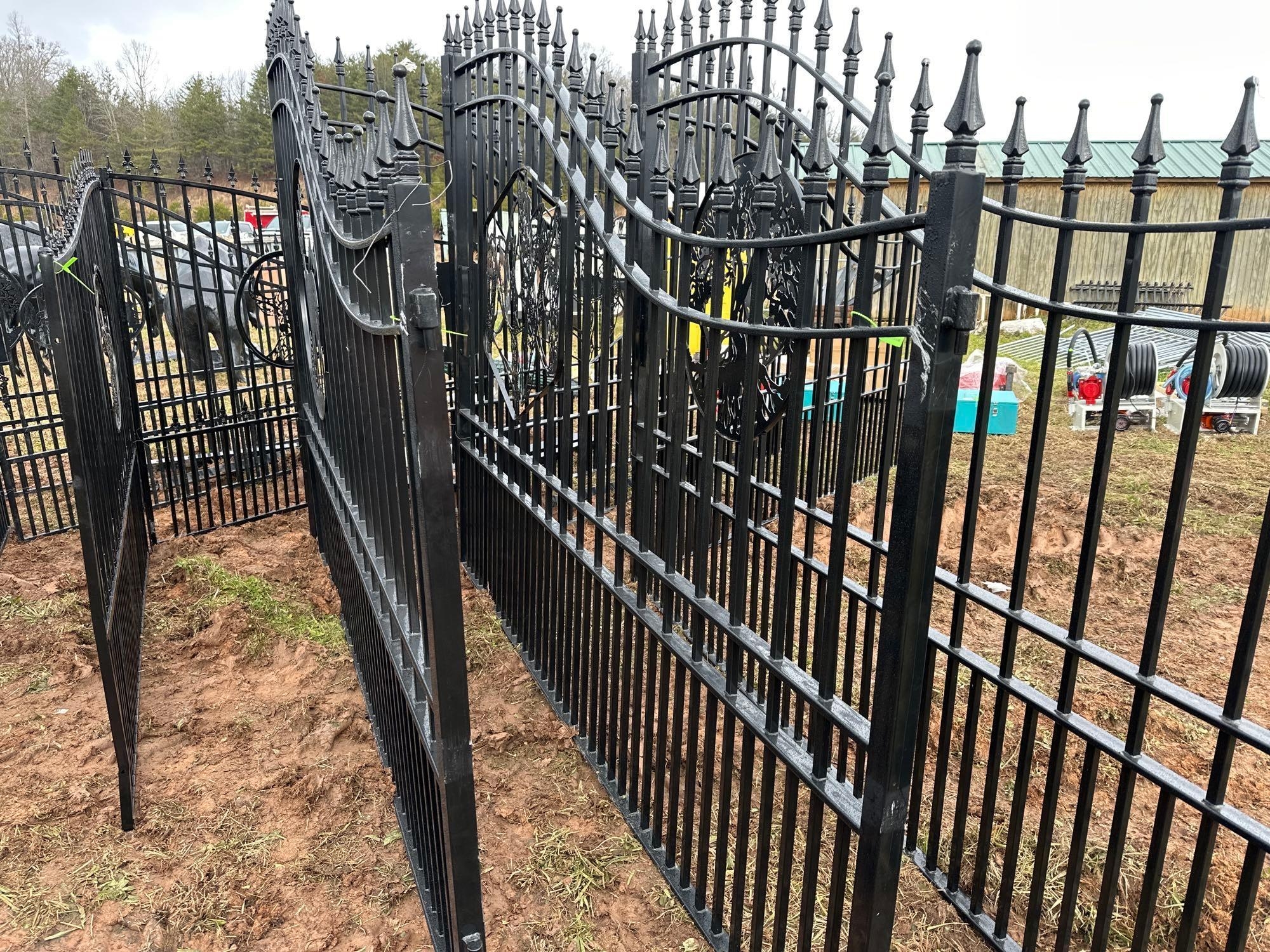 20ft Driveway Entrance Gate w/ Horse Design (A57454)