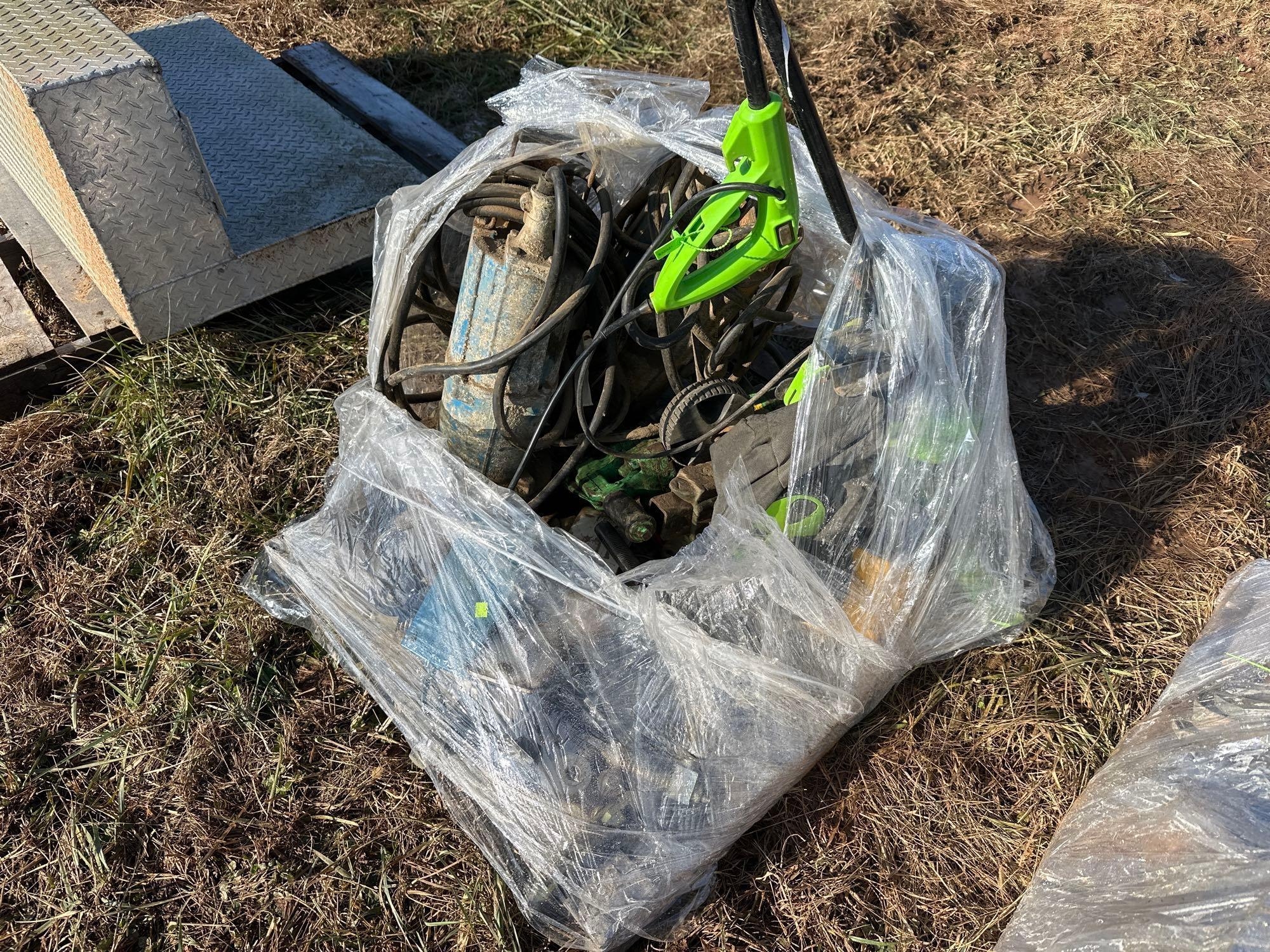 Misc Pallet of Water Pump and Vacuum Cleaner (A57454)