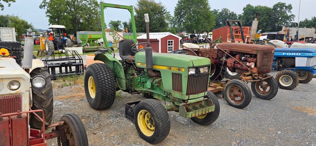 John Deere 850 Tractor (AS IS) (A50774)