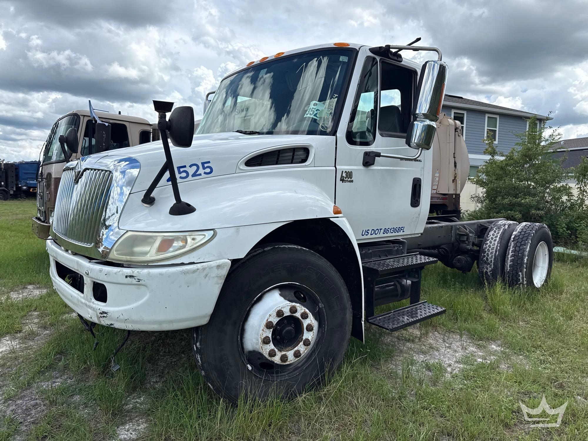 2003 International 4300 Cab and Chassis Truck (A55852)
