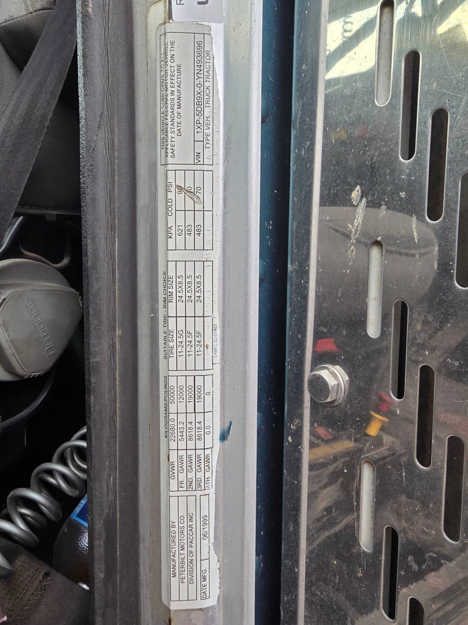 2000 PETERBILT 379 MID-ROOF SLEEPER (A58214)