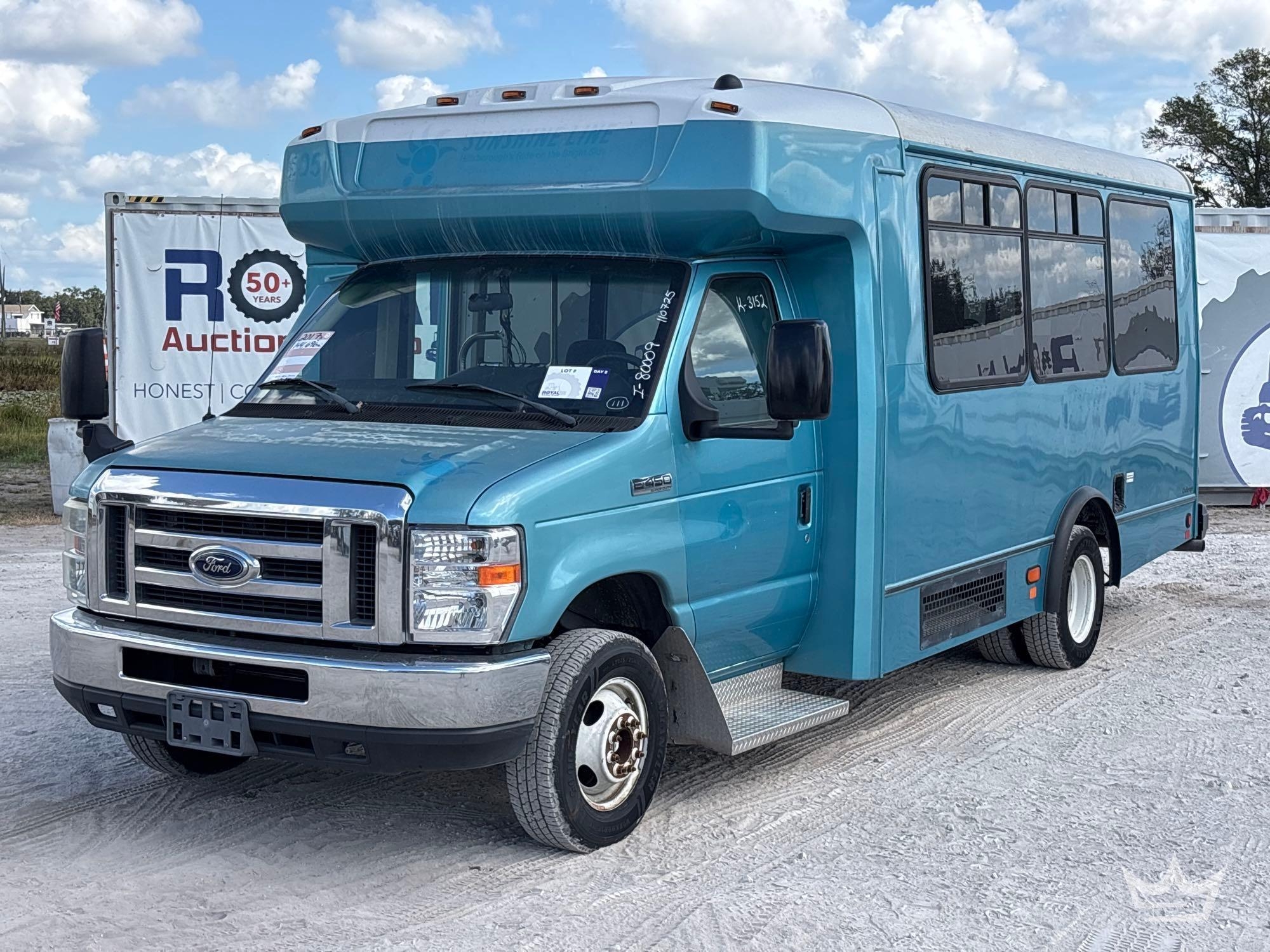 2017 Ford E-450 Super Duty Shuttle Bus (A55852)