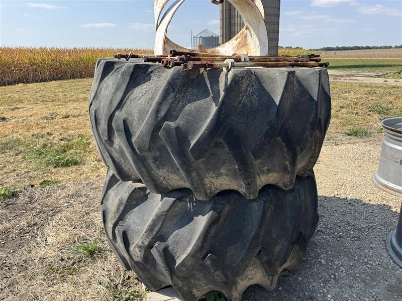 Case Wheels for Combine/Firestone Tires w/ extra rings NO RESERVE (A55301)