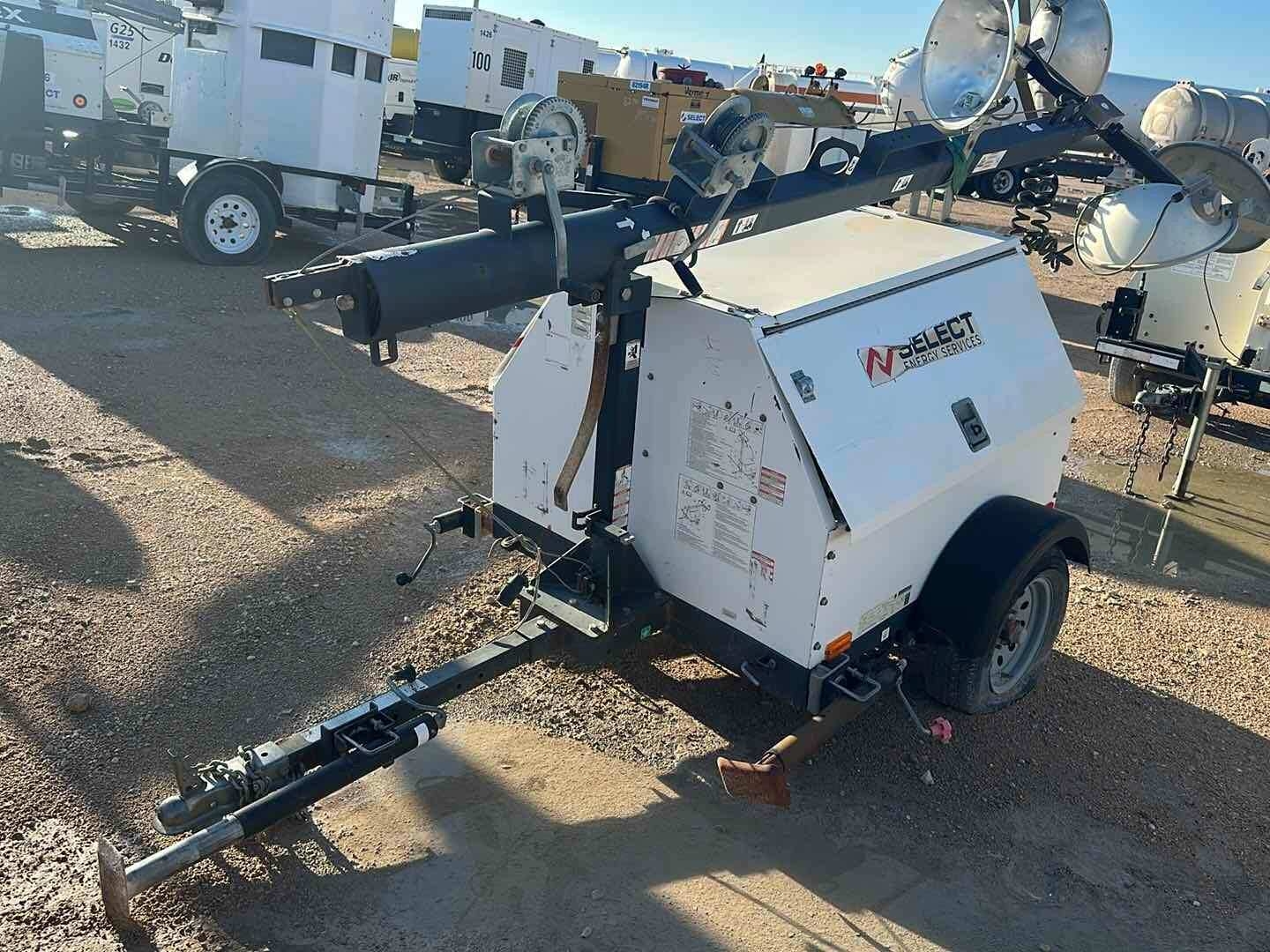 2014 MAGNUM PRODUCTS LIGHT TOWER (A52472)