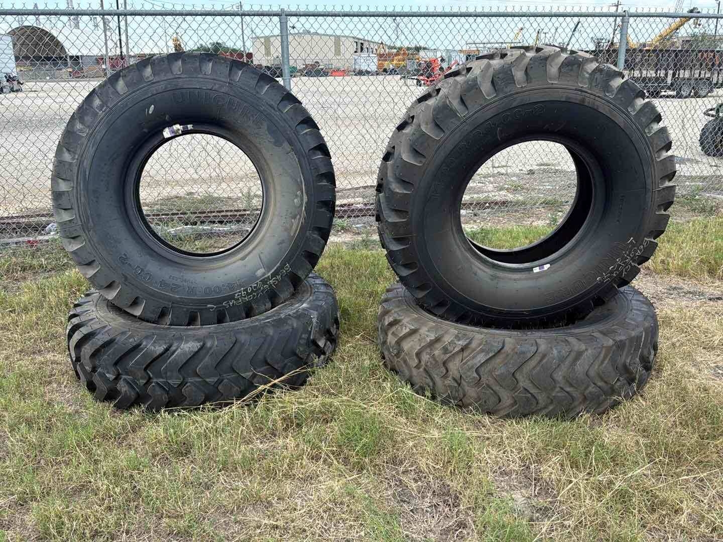14R24 TIRES (A47001)