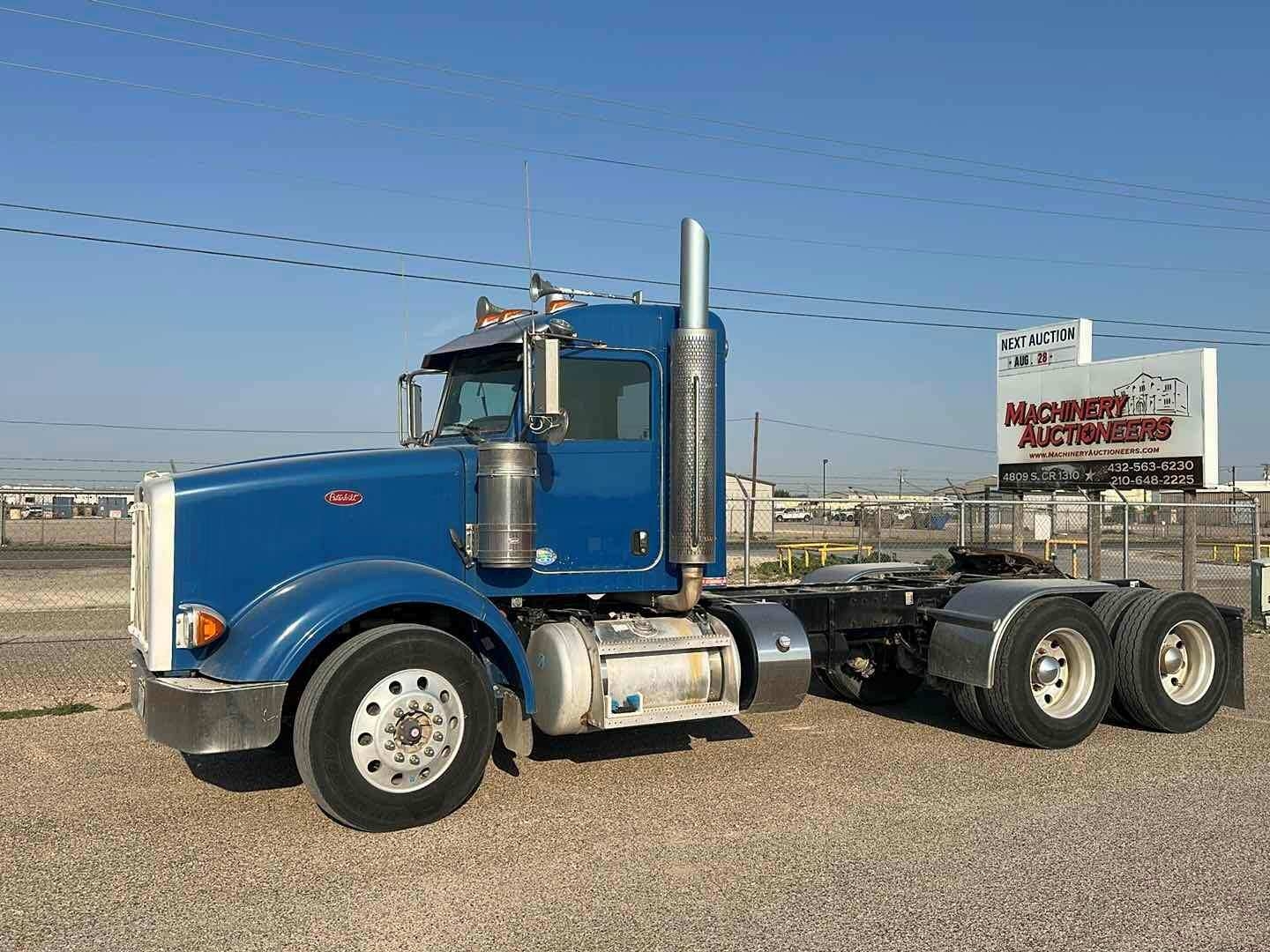2013 PETERBILT 367 (A52472)