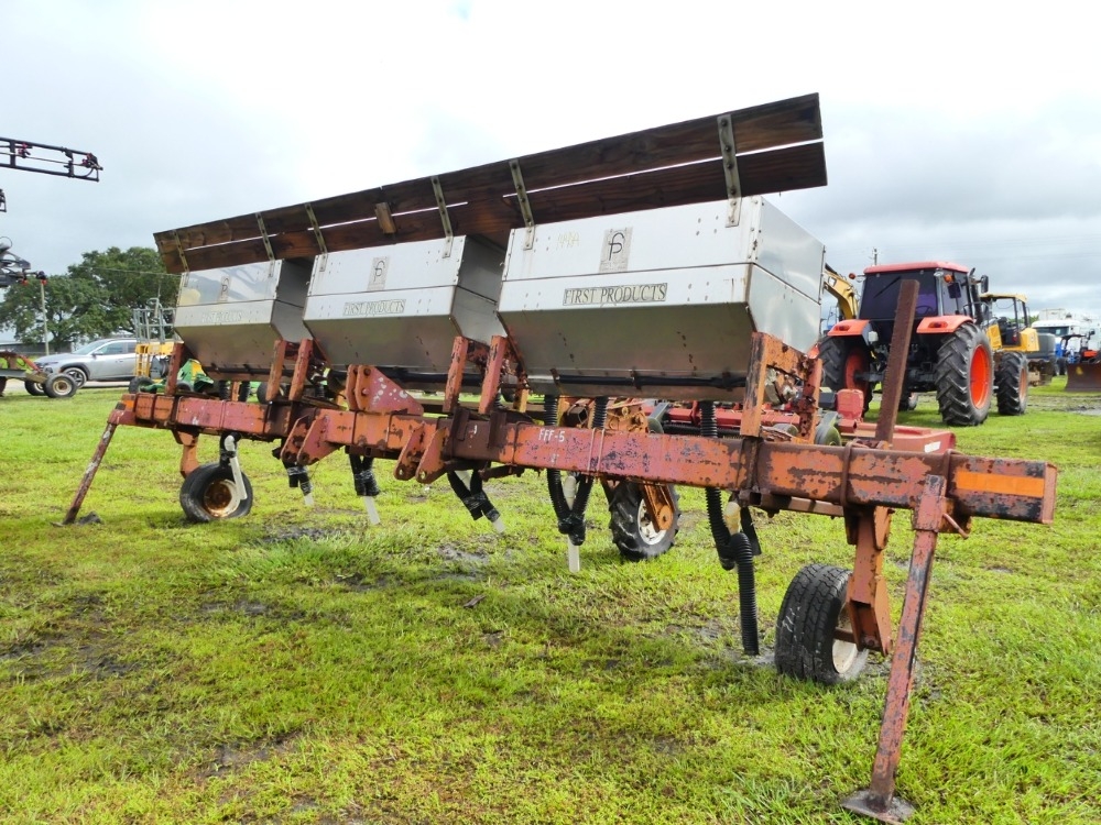 First Products Fertilizer Spreader (A53314)