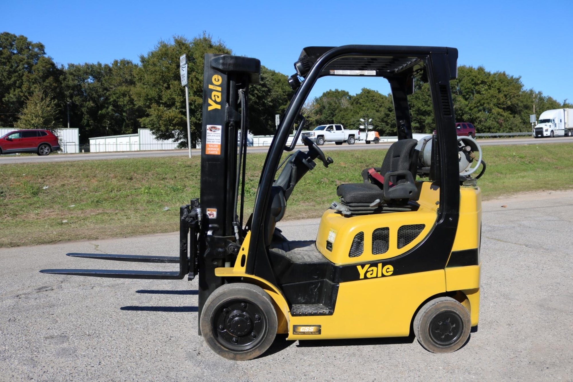 2017 Yale GLC050VX 3,500 lb LPG Forklift - Powershift, Aux Hydraulics (A56435)