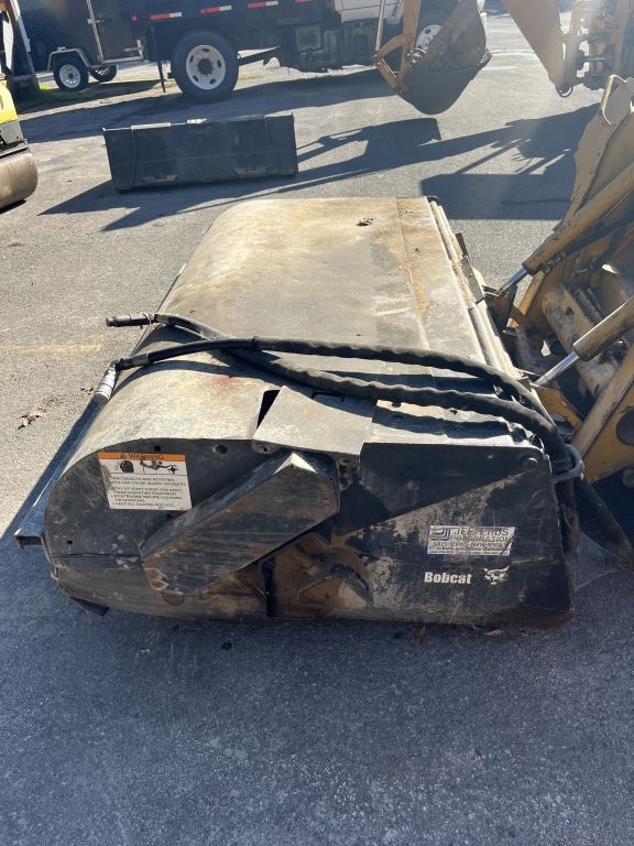 Bobcat Sweeper/Bucket  72"  (A52384)