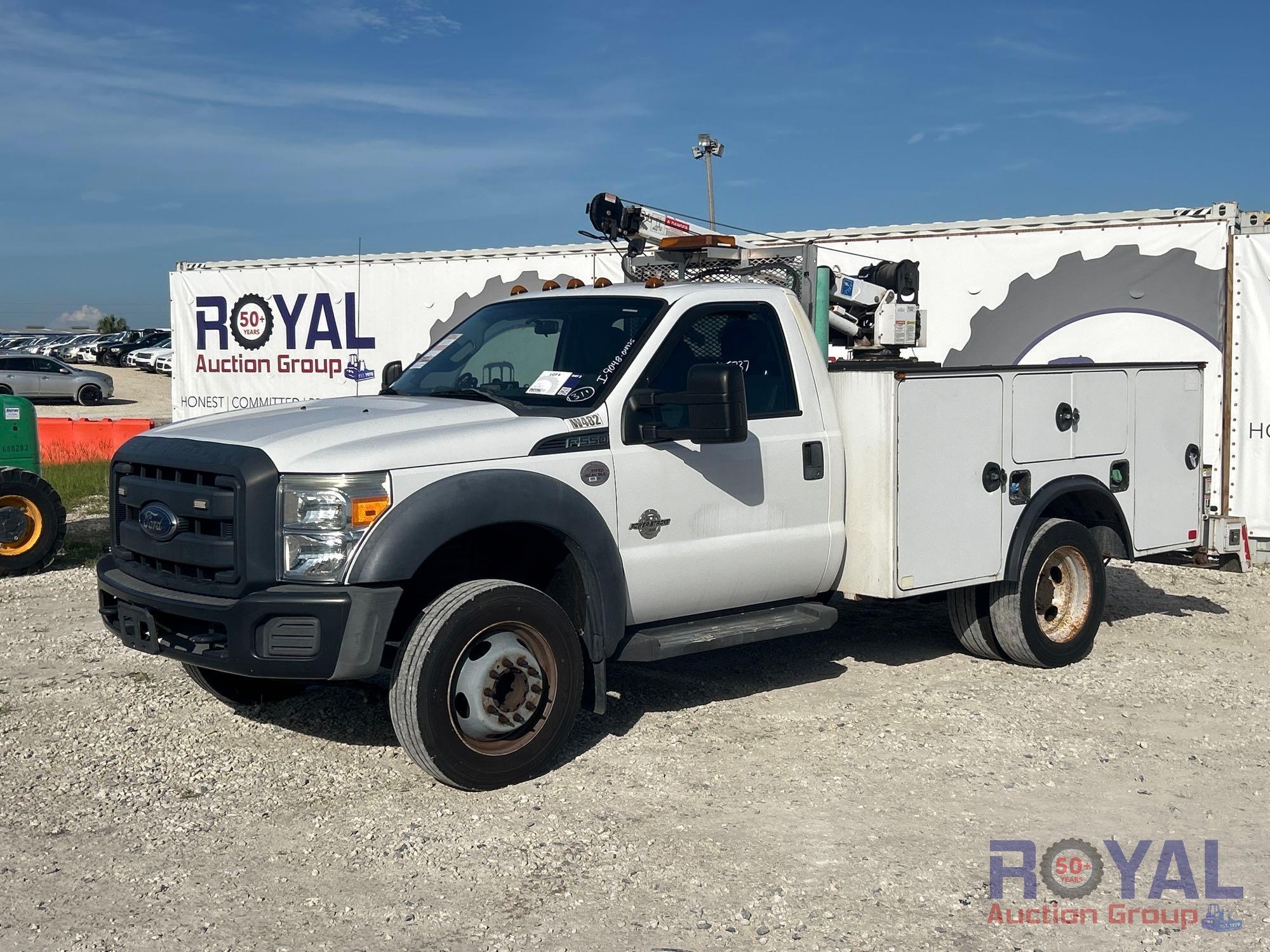 2015 Ford F-550 Auto Crane 4004EH 4,000LB Crane Service Truck (A51692)