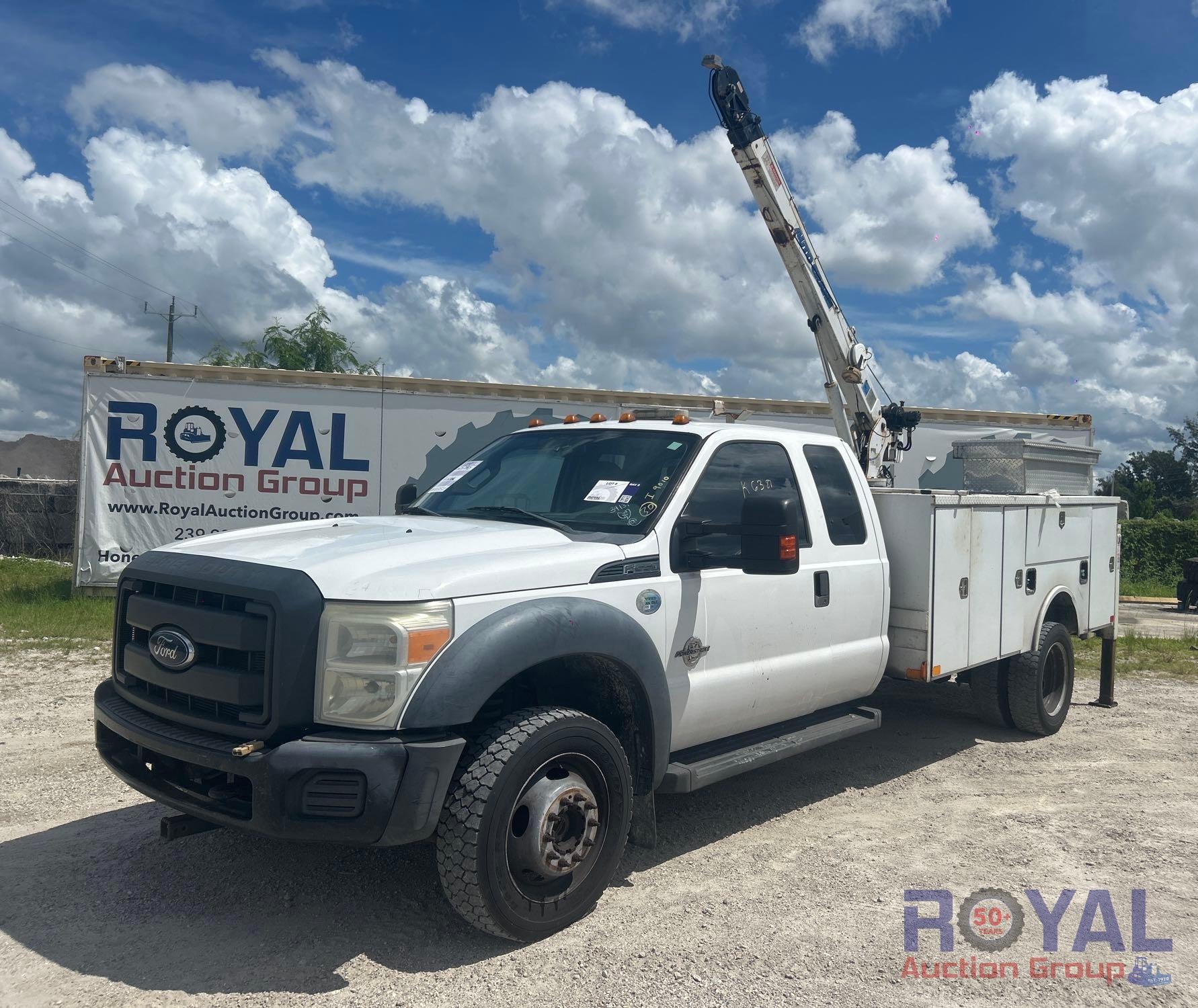 2014 Ford F-550 Ext. Cab 4x4 Auto Crane 6406H 6,400 LB Crane Service Truck (A55788)