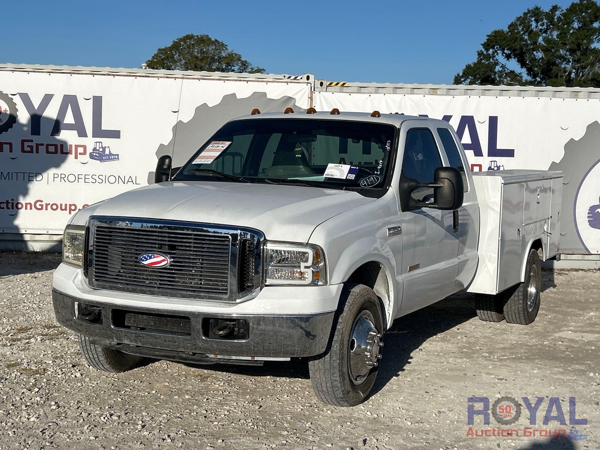 2005 Ford F-350 Reading Service Truck (A55852)