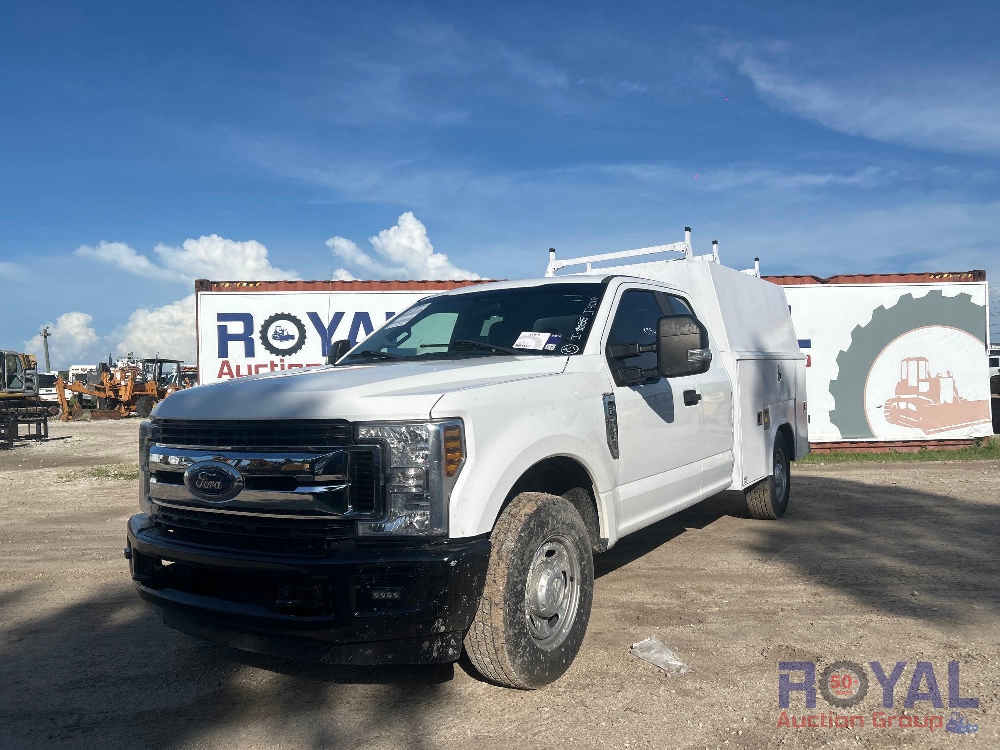 2018 Ford F-250 Reading Enclosed Service Truck (A53422)